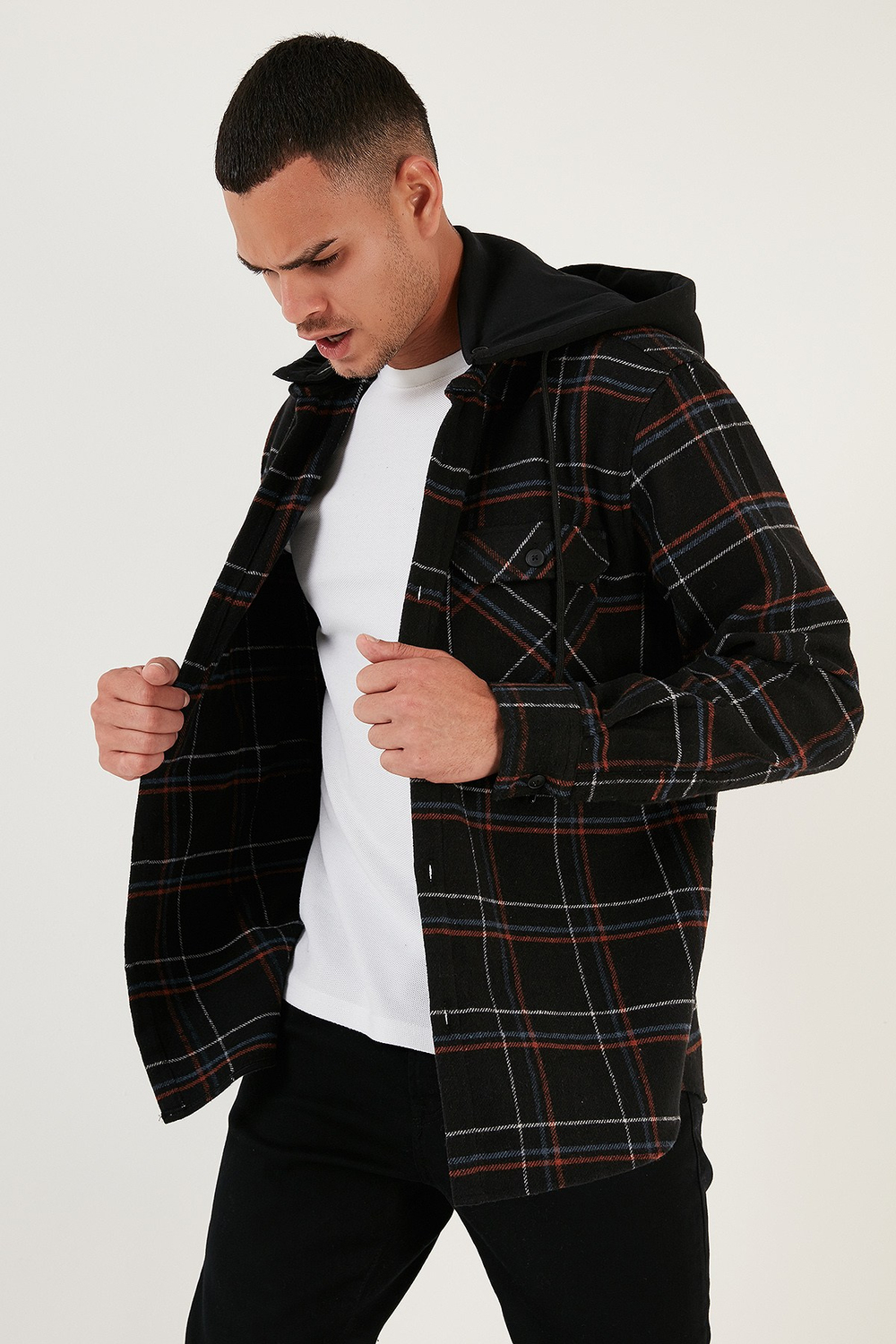 Ekoseli Regular Fit Çıkarılabilir Kapüşonlu Kışlık Erkek Gömlek CF24W126985 SİYAH