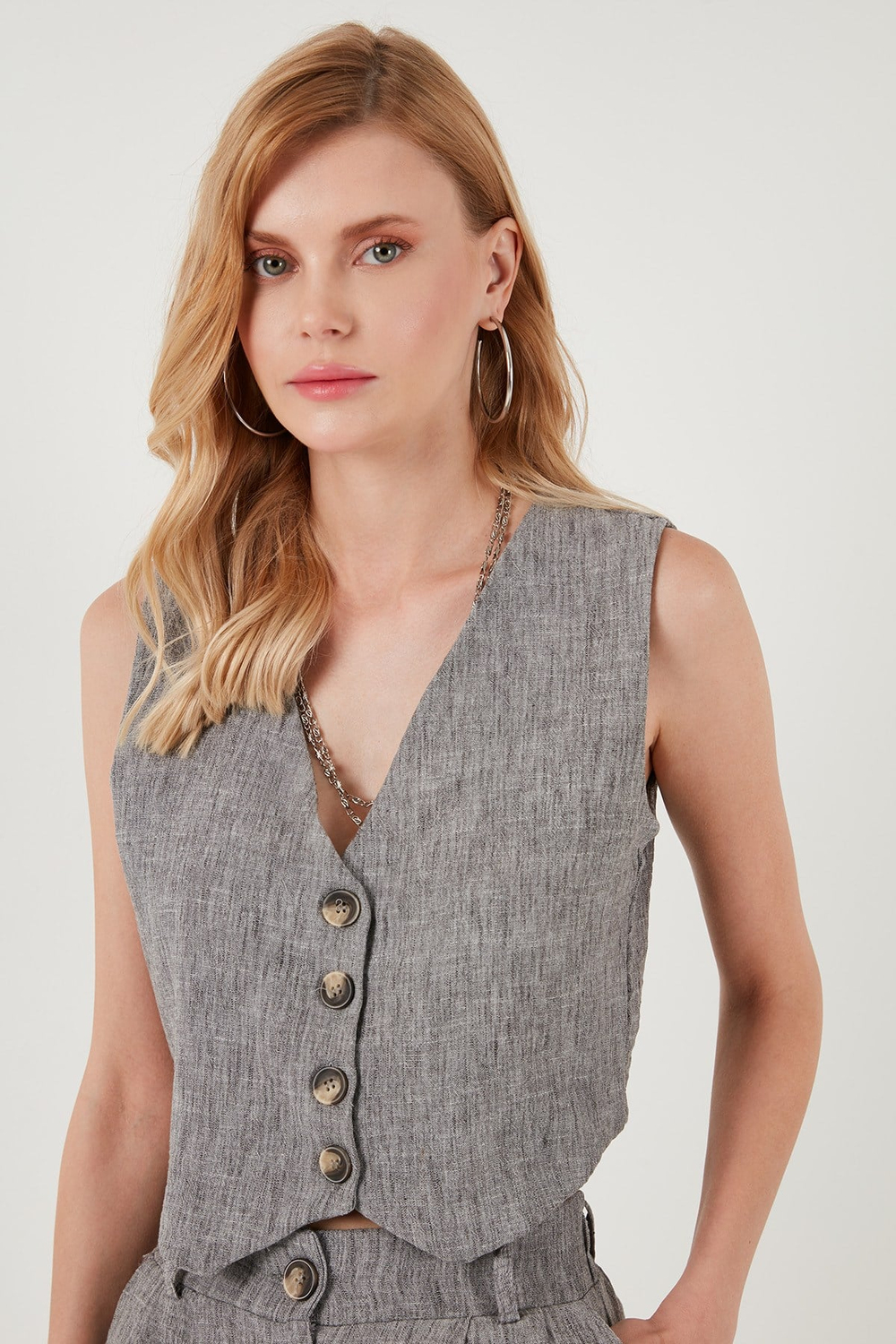 Flamlı Regular Fit V Yaka Yelekli Şortlu Kadın Takım 67045802S4 GRİ