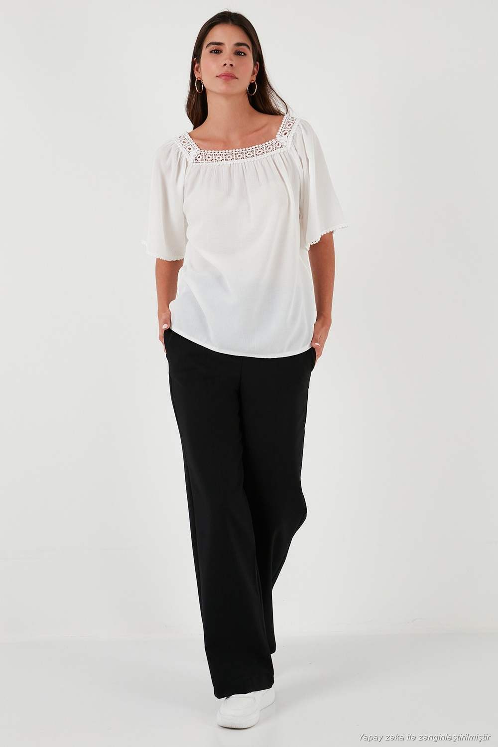 Güpürlü Regular Fit Kare Yaka Kadın Bluz 5869003 EKRU