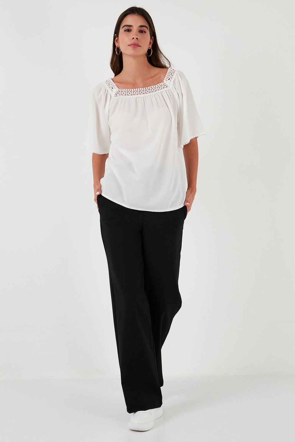 Güpürlü Regular Fit Kare Yaka Kadın Bluz 5865652 EKRU