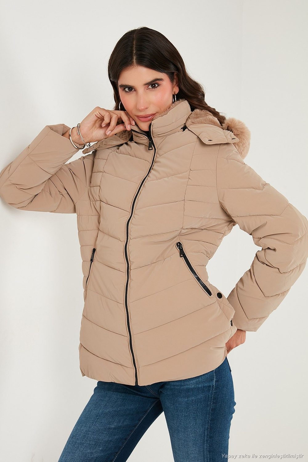 Kapitoneli Slim Fit Çıkarılabilir Kapüşonlu Kadın Mont 497MARA BEJ