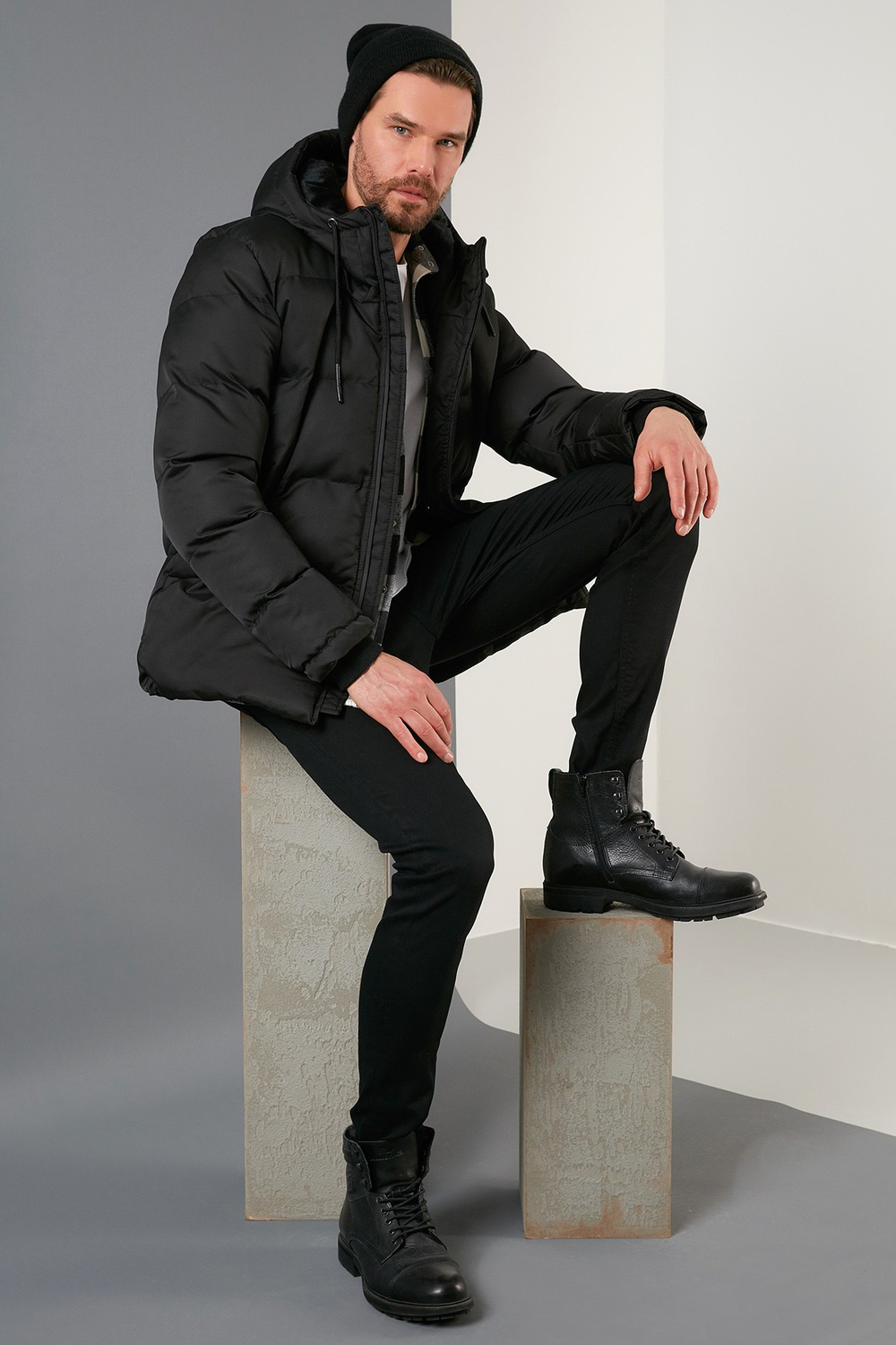 Kapüşonlu Suya ve Rüzgara Dayanıklı Soğuk Geçirmez Slim Fit Erkek Mont 5717101 SİYAH