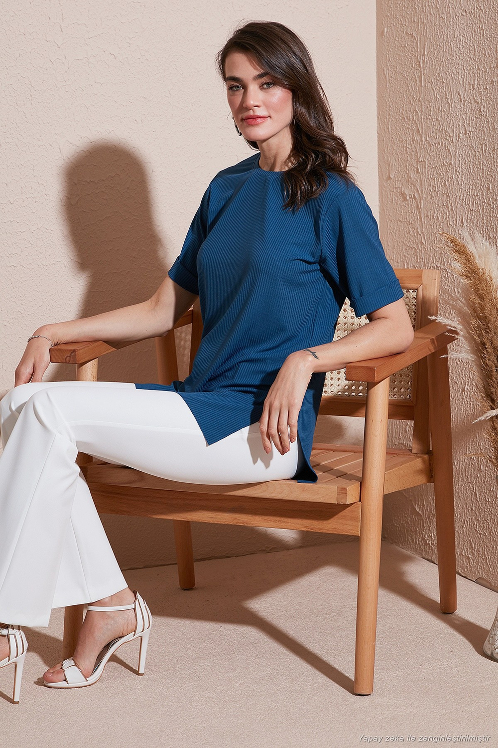 Oversize Bisiklet Yaka Yırtmaç Detaylı Kadın Bluz 5869000 İNDİGO