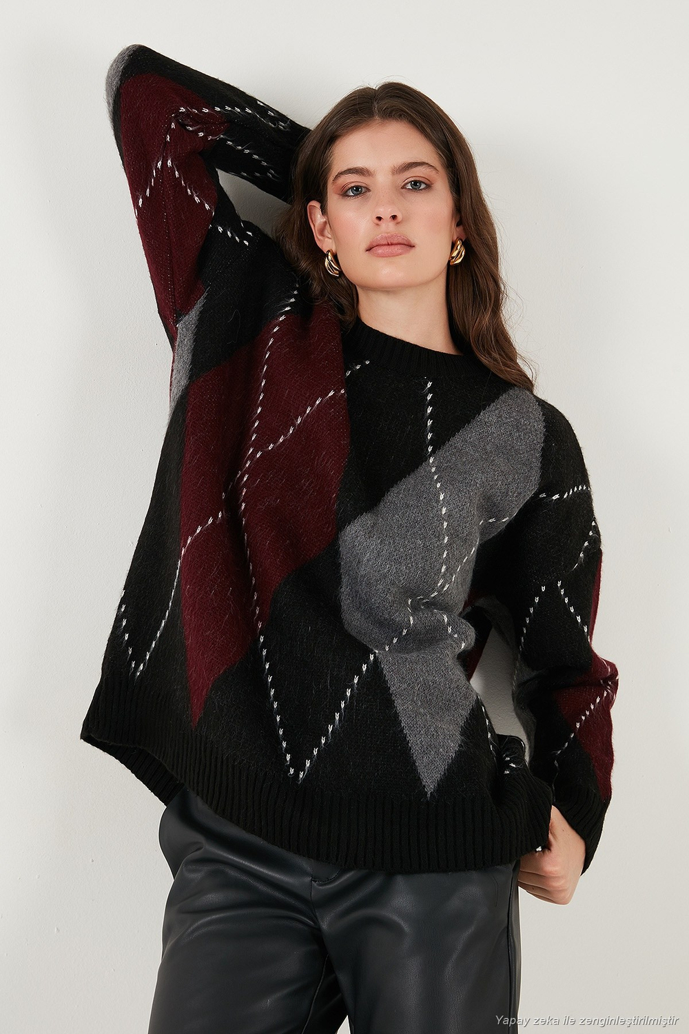 Oversize Fit Bisiklet Yaka Baklava Desenli Kadın Kazak 4615578 SİYAH