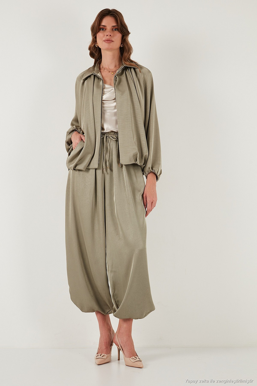 Oversize Klasik Yaka Yarasa Kol Fermuarlı Saten Kadın Ceket 6839584 ÇAĞLA YEŞİLİ