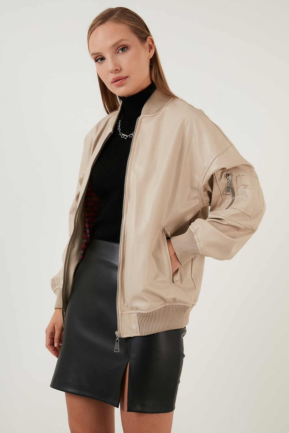 Oversize Kolej Yaka Fermuarlı Suni Kadın Deri Mont 6230116 TAŞ