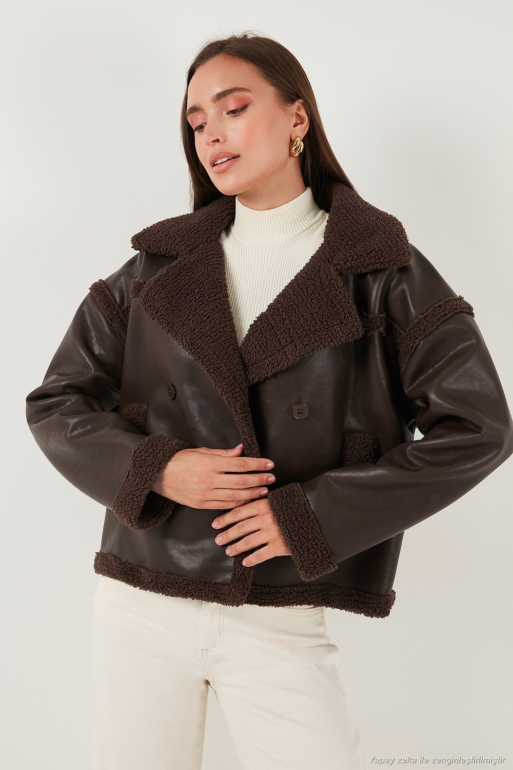 Oversize Kruvaze Yaka Peluş Detaylı Suni Deri Biker Ceket Kadın Mont 6810247 KAHVE