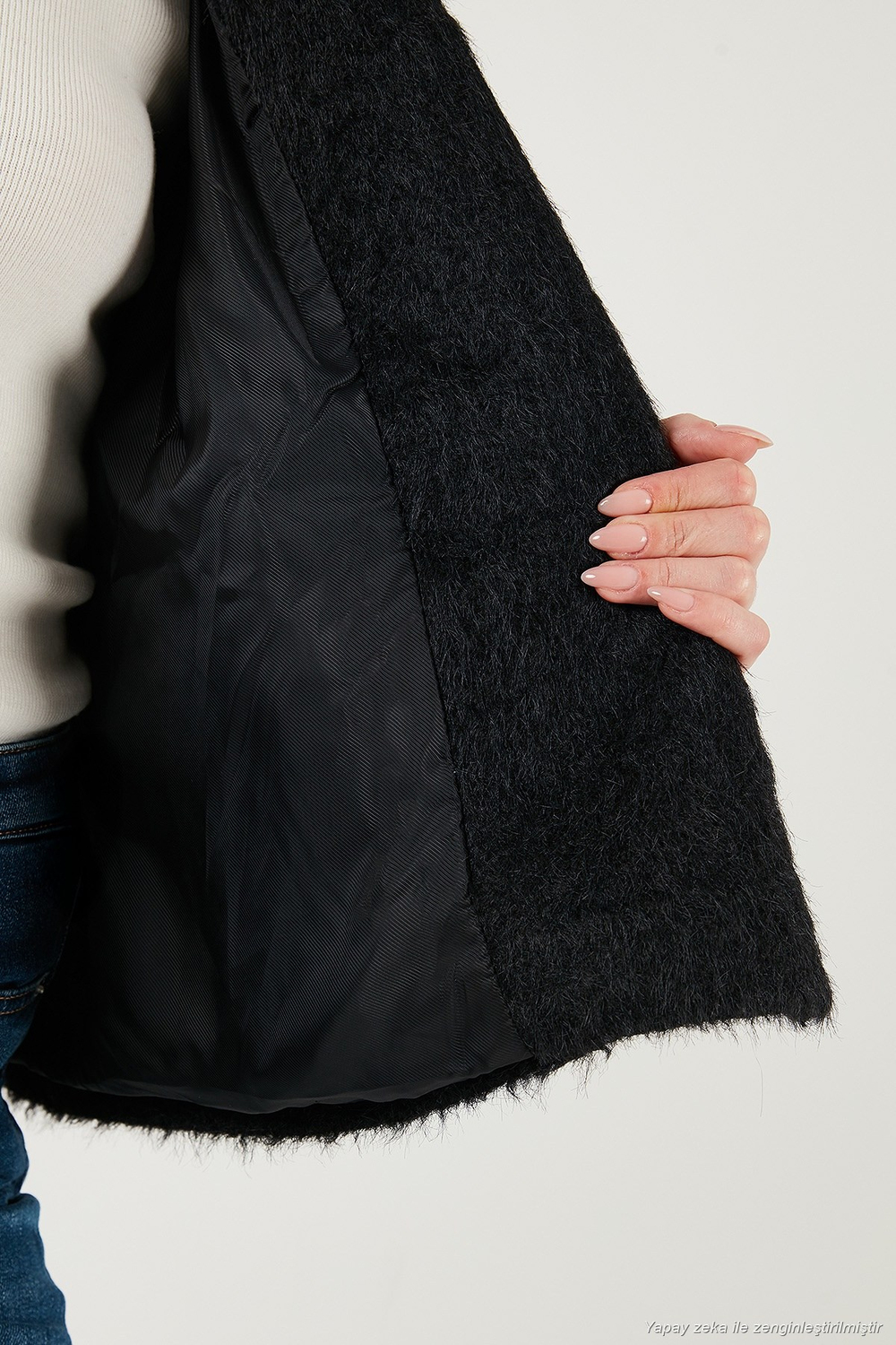 Oversize Kruvaze Yaka Yumuşak Tüylü Düğmeli Astarlı Kadın Mont 6839659 SİYAH