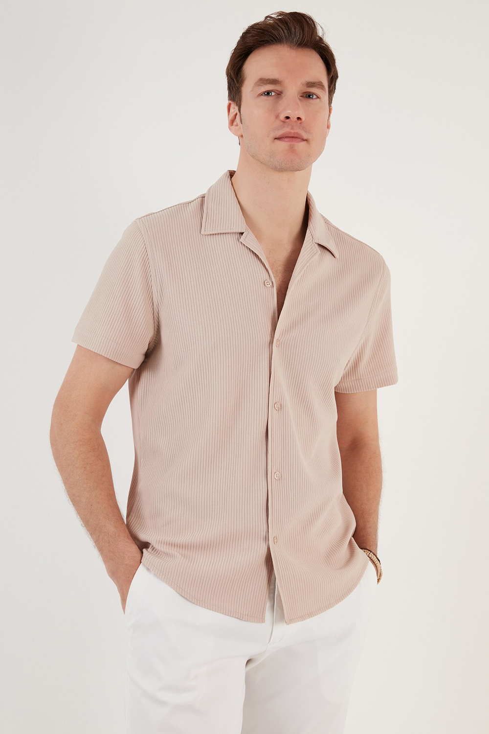 Pamuk Karışımlı Apaş Yaka Kısa Kollu Regular Fit Erkek Gömlek CF24S115882 TAŞ