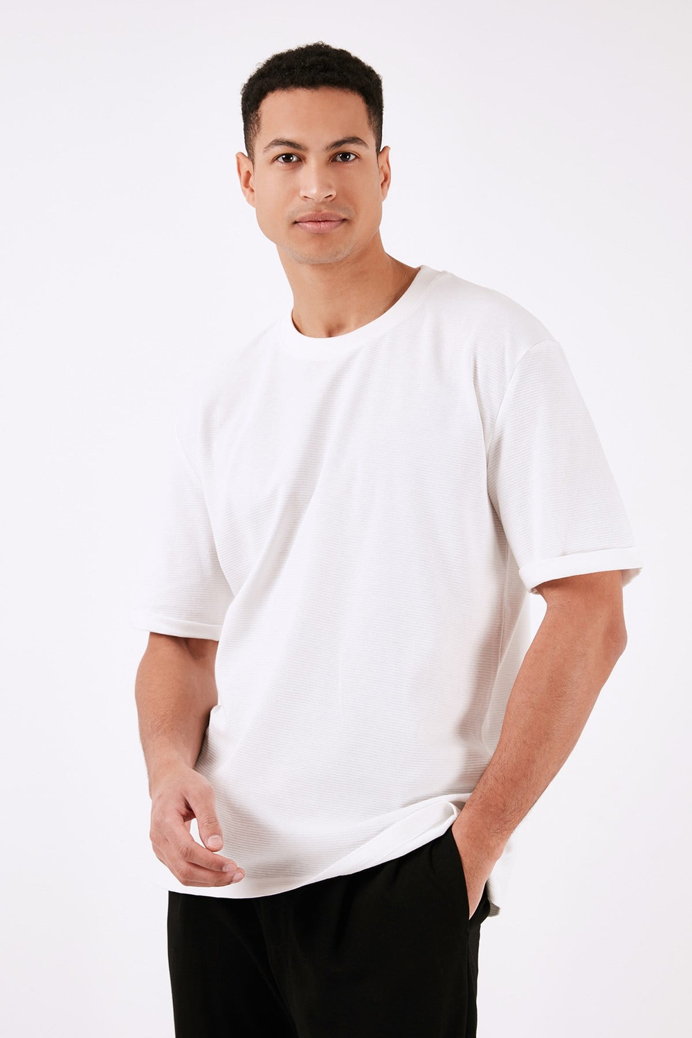 Pamuklu Bisiklet Yaka Regular Fit Basic Erkek T Shirt 5902731 EKRU
