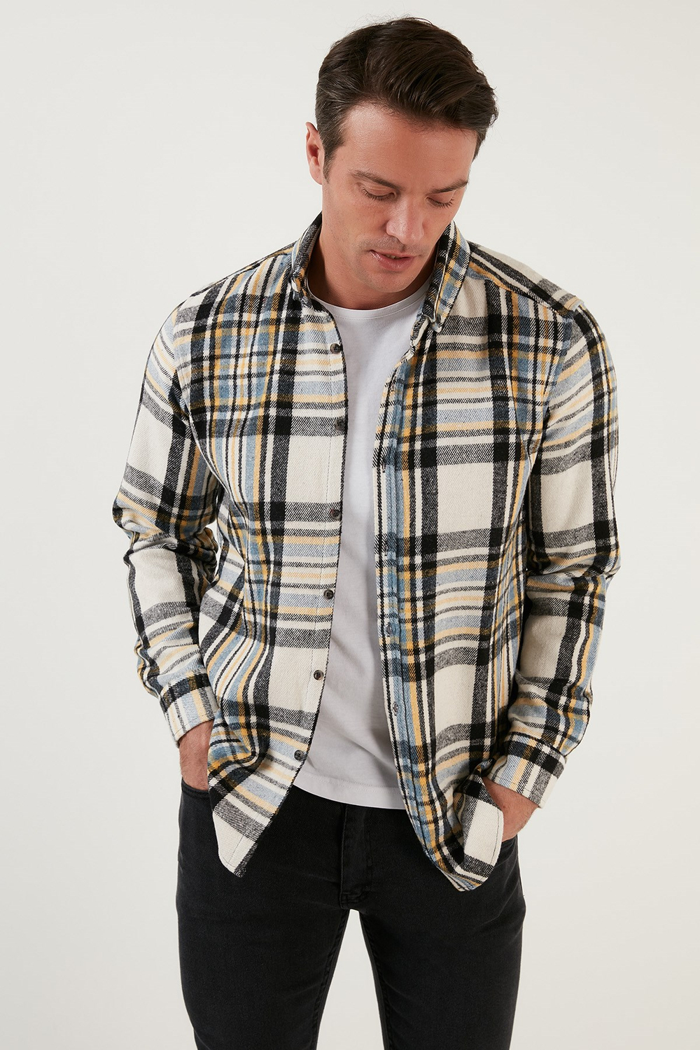 Pamuklu Ekoseli Slim Fit Kışlık Erkek Gömlek CF23W114662 EKRU-SİYAH