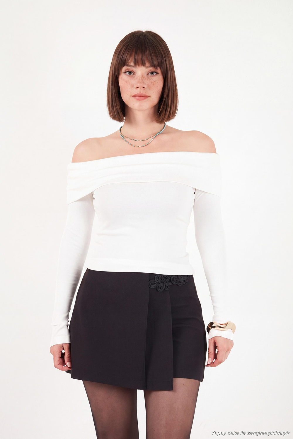 Pamuklu Fitted Fit Madonna Yaka Kadın Bluz 5866862 EKRU