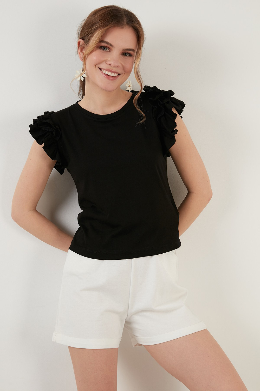 Pamuklu Kolları Fırfırlı Slim Fit Bisiklet Yaka Kadın T Shirt 5864500 SİYAH