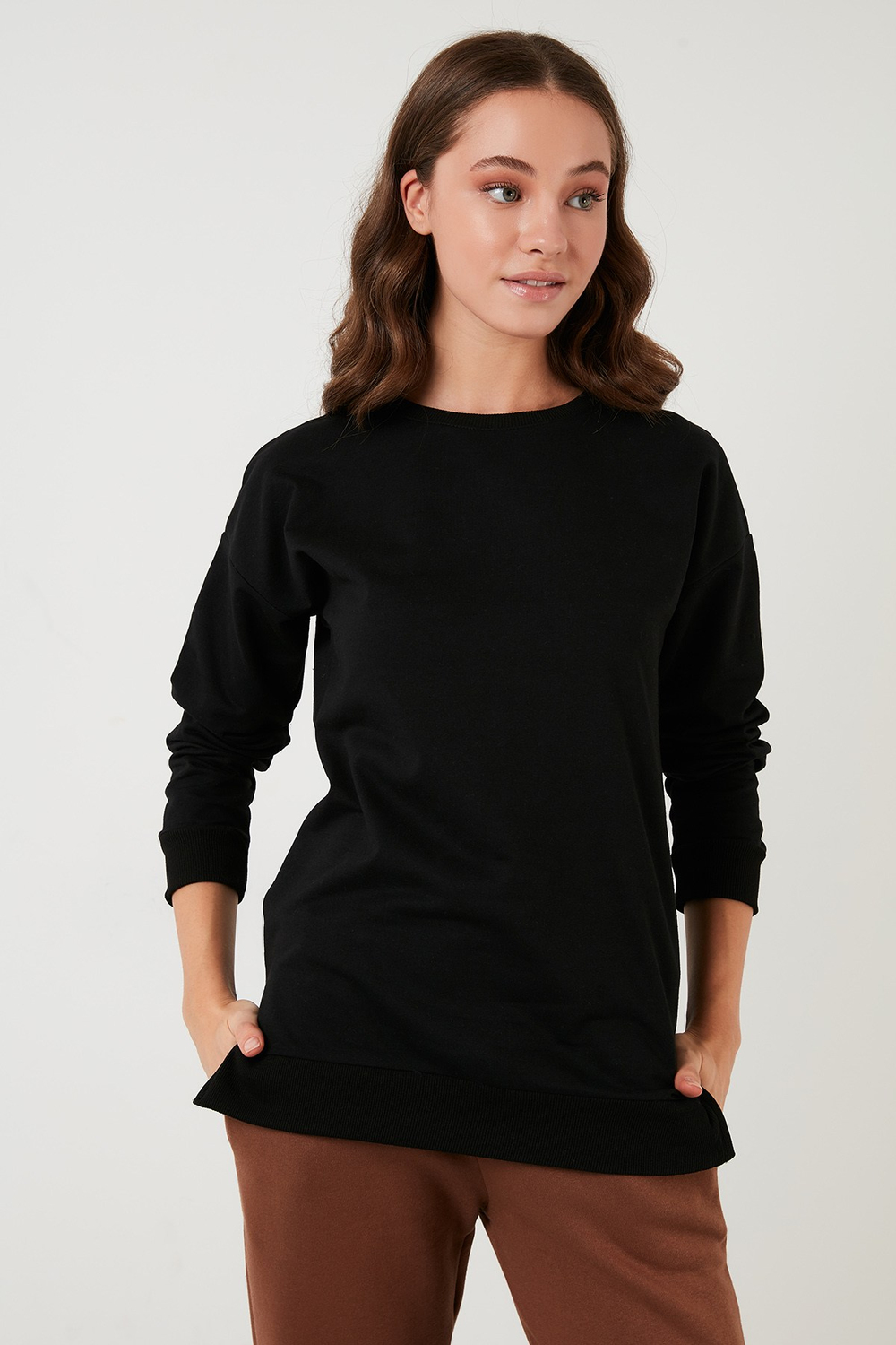 Pamuklu Regular Fit Bisiklet Yaka Basic Kadın Sweat 5863569 SİYAH