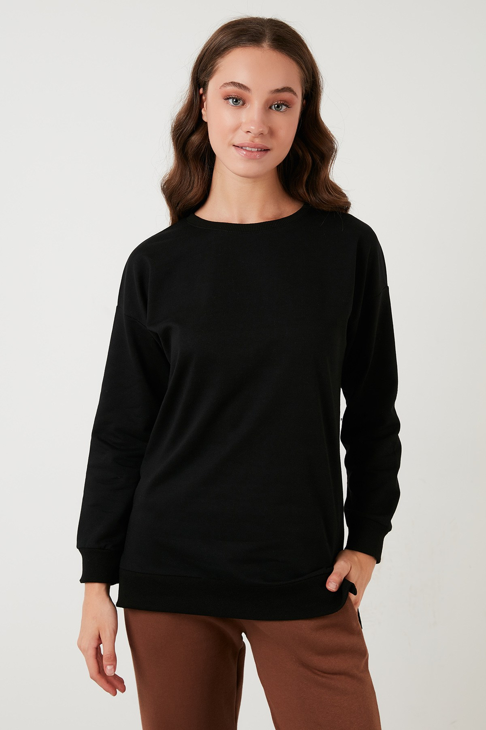 Pamuklu Regular Fit Bisiklet Yaka Basic Kadın Sweat 5863569 SİYAH