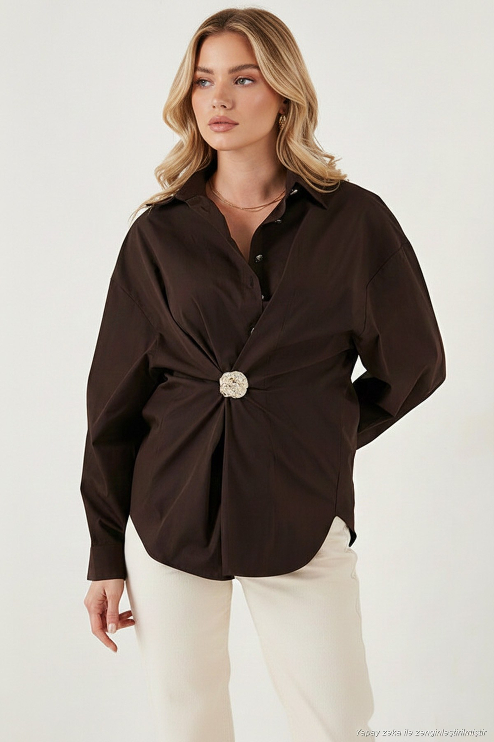 Pamuklu Regular Fit Broş Detaylı Uzun Kollu Kadın Gömlek 6834990 KAHVE