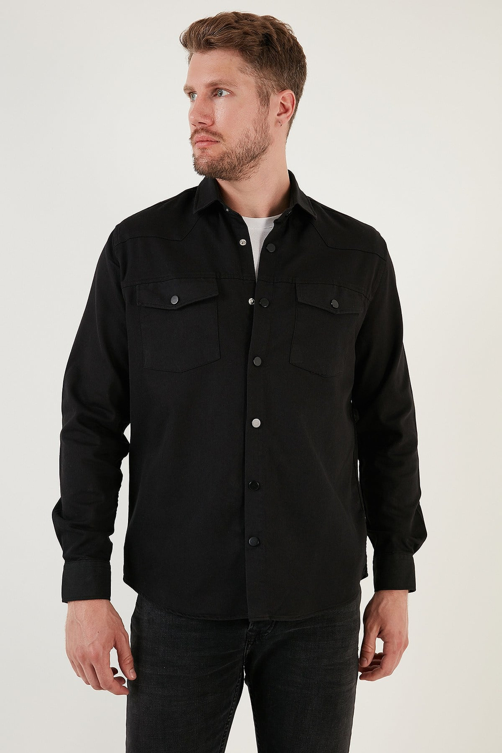Pamuklu Regular Fit Çift Cepli Erkek Gömlek CF24W116927 SİYAH