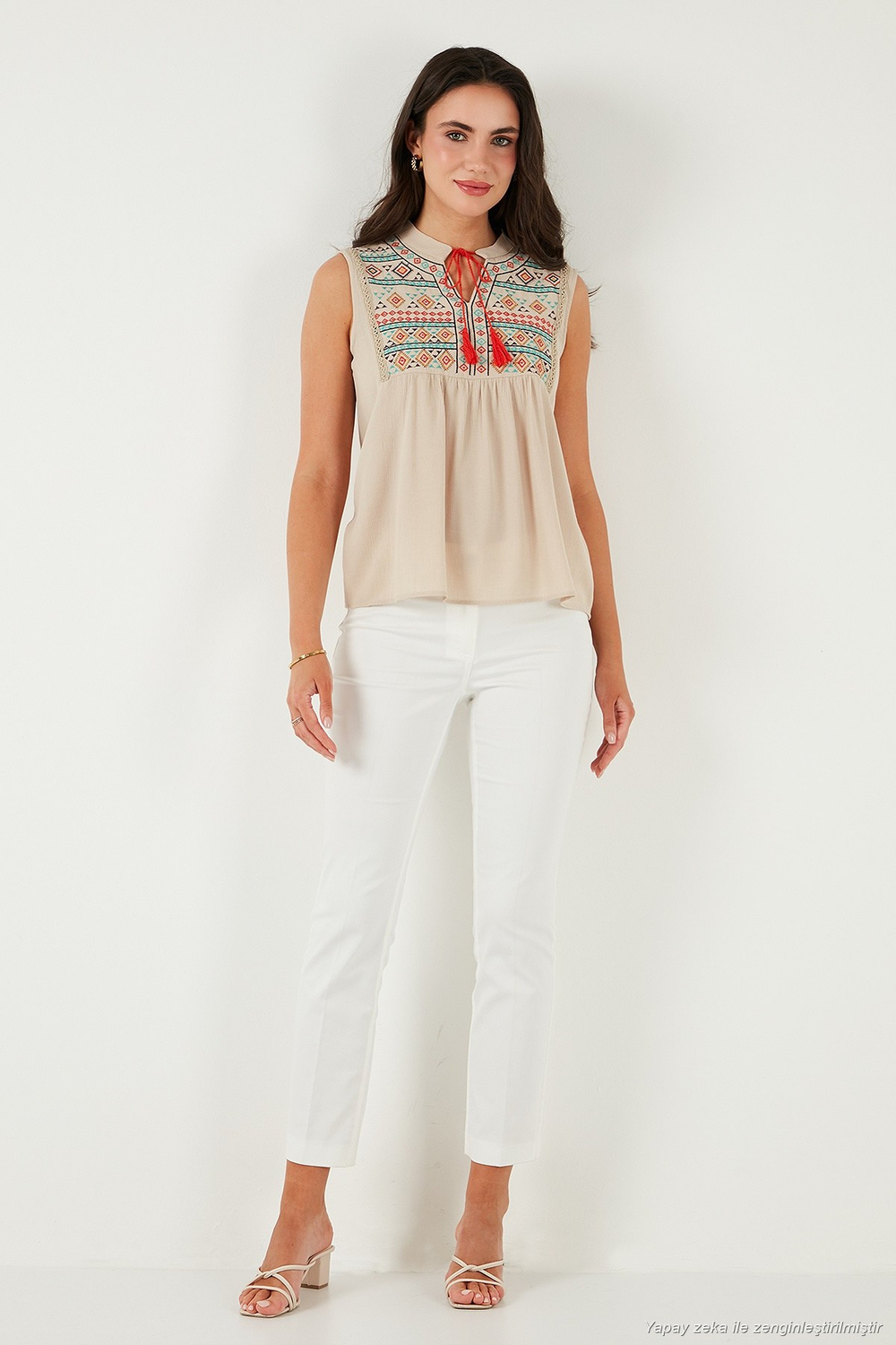 Pamuklu Regular Fit Nakış İşlemeli Kadın Bluz 611BZ0249 BEJ