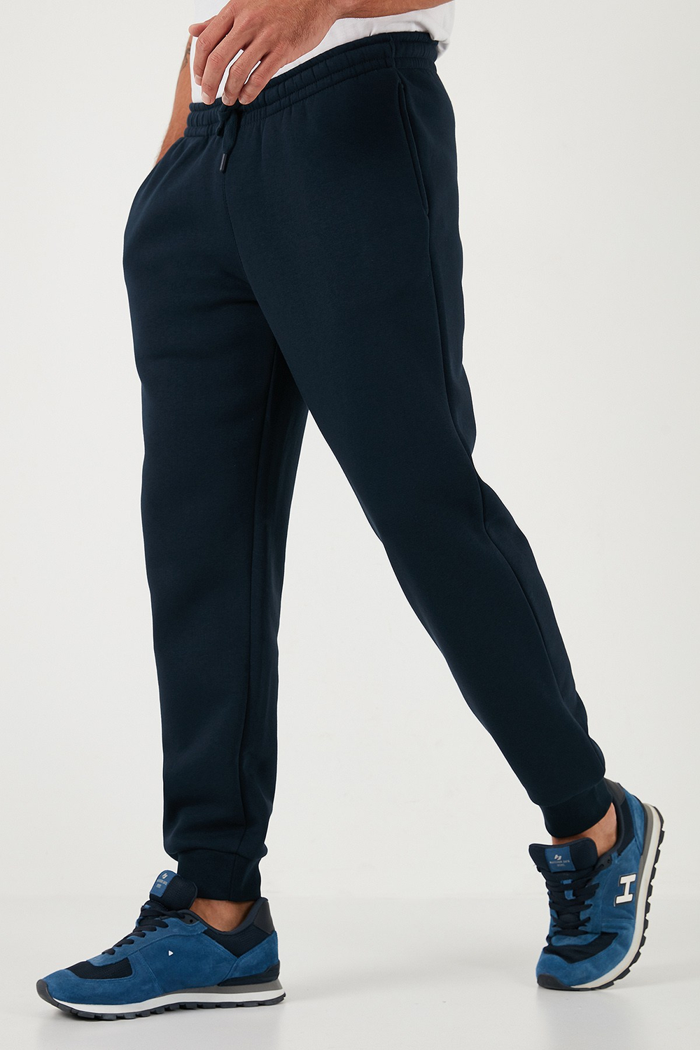 Pamuklu Regular Fit Normal Bel Cepli Erkek Eşofman Altı 5908060 KOYU LACİVERT