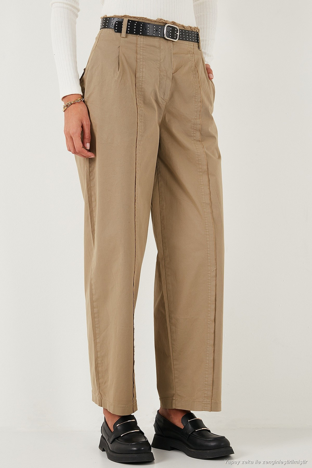 Pamuklu Relaxed Fit Geniş Paça Dikiş Detaylı Kemerli Kadın Pantolon 68351208 HAKİ