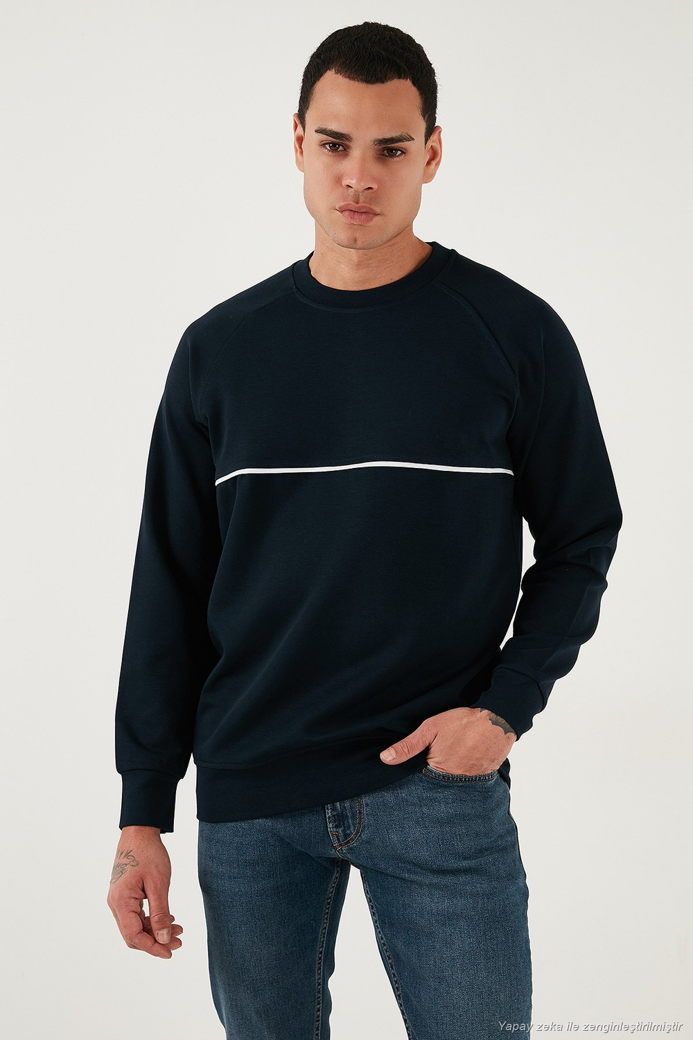 Pamuklu Şerit Detaylı Relaxed Fit Bisiklet Yaka Erkek Sweat 5901227 LACİVERT