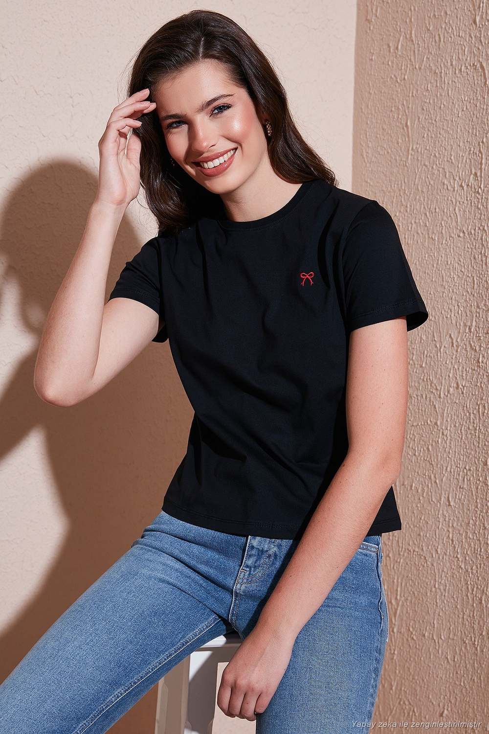 Pamuklu Slim Fit Bisiklet Yaka Minimal İşleme Detaylı Kadın T Shirt 5866398 SİYAH
