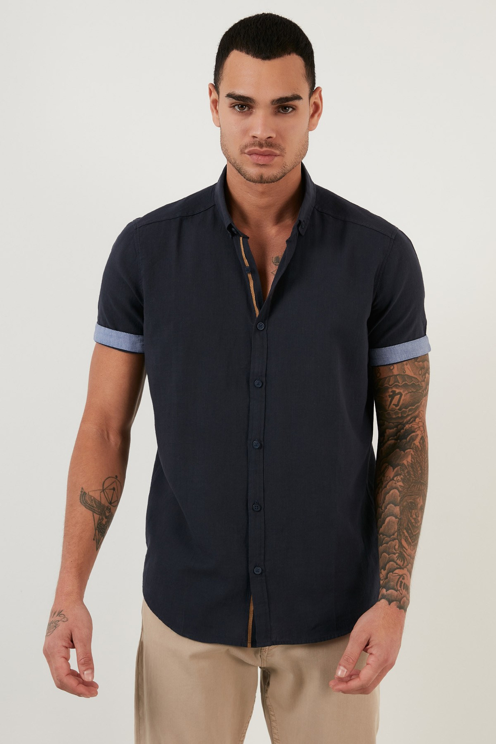 Pamuklu Slim Fit Düğmeli Yaka Kısa Kollu Erkek Gömlek CF21S112546 LACİVERT
