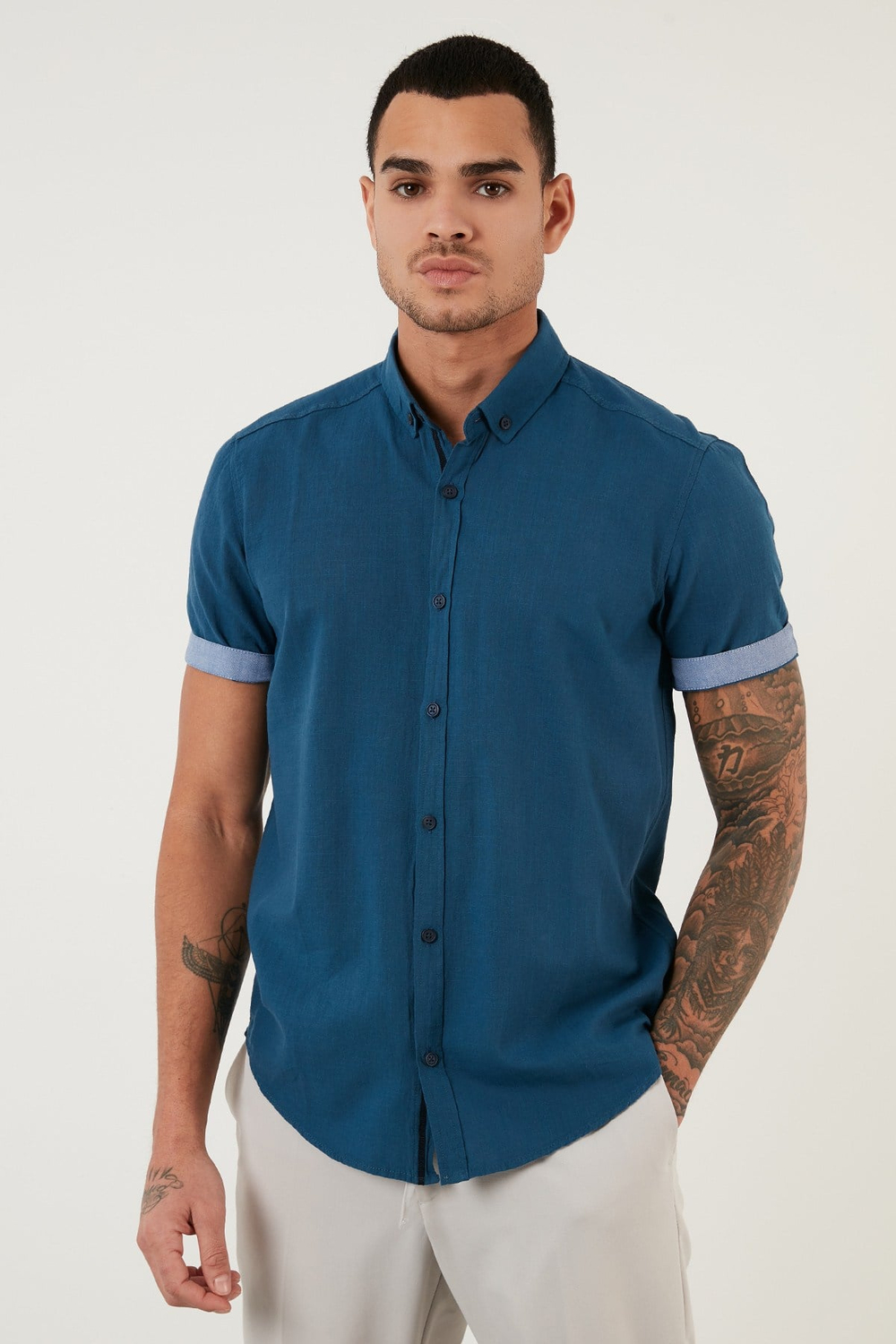 Pamuklu Slim Fit Düğmeli Yaka Kısa Kollu Erkek Gömlek CF21S112546 İNDİGO