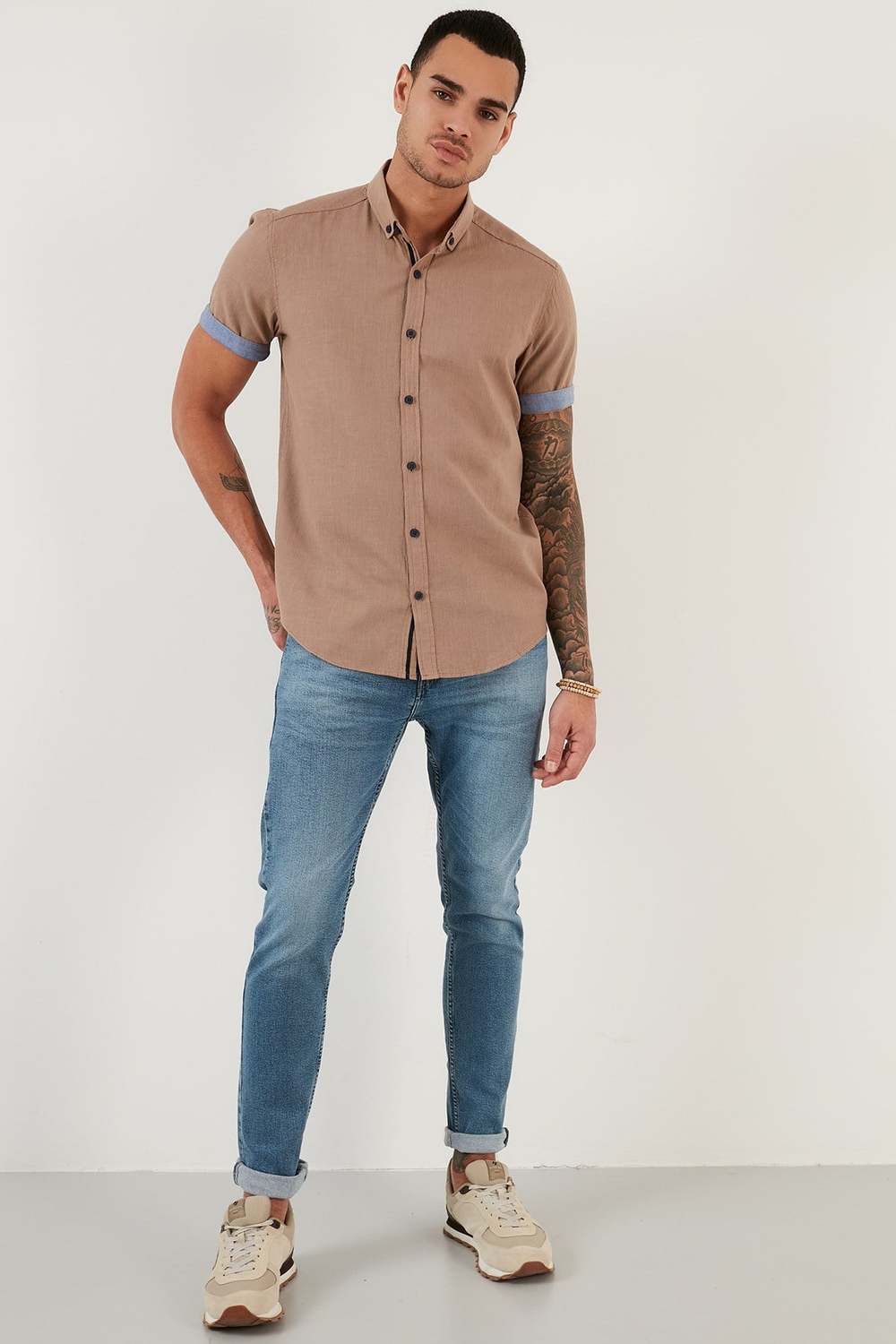 Pamuklu Slim Fit Düğmeli Yaka Kısa Kollu Erkek Gömlek CF21S112546 TOPRAK
