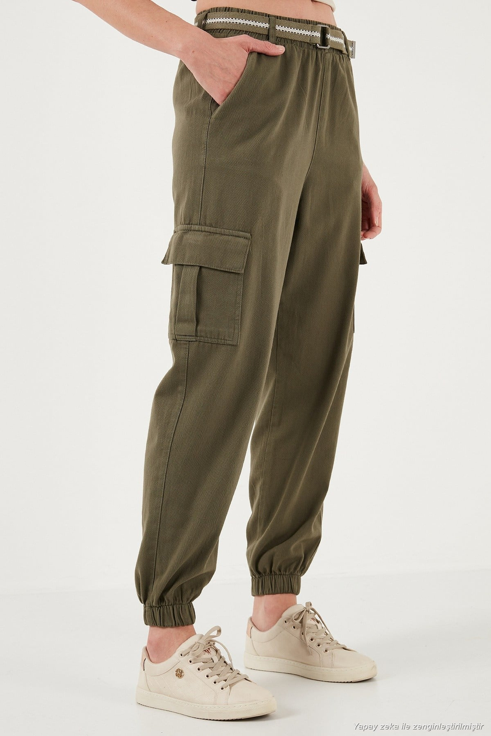 Pamuklu Standart Fit Normal Bel Lastikli Paça Kemerli Jogger Kadın Pantolon 668YP5045 HAKİ