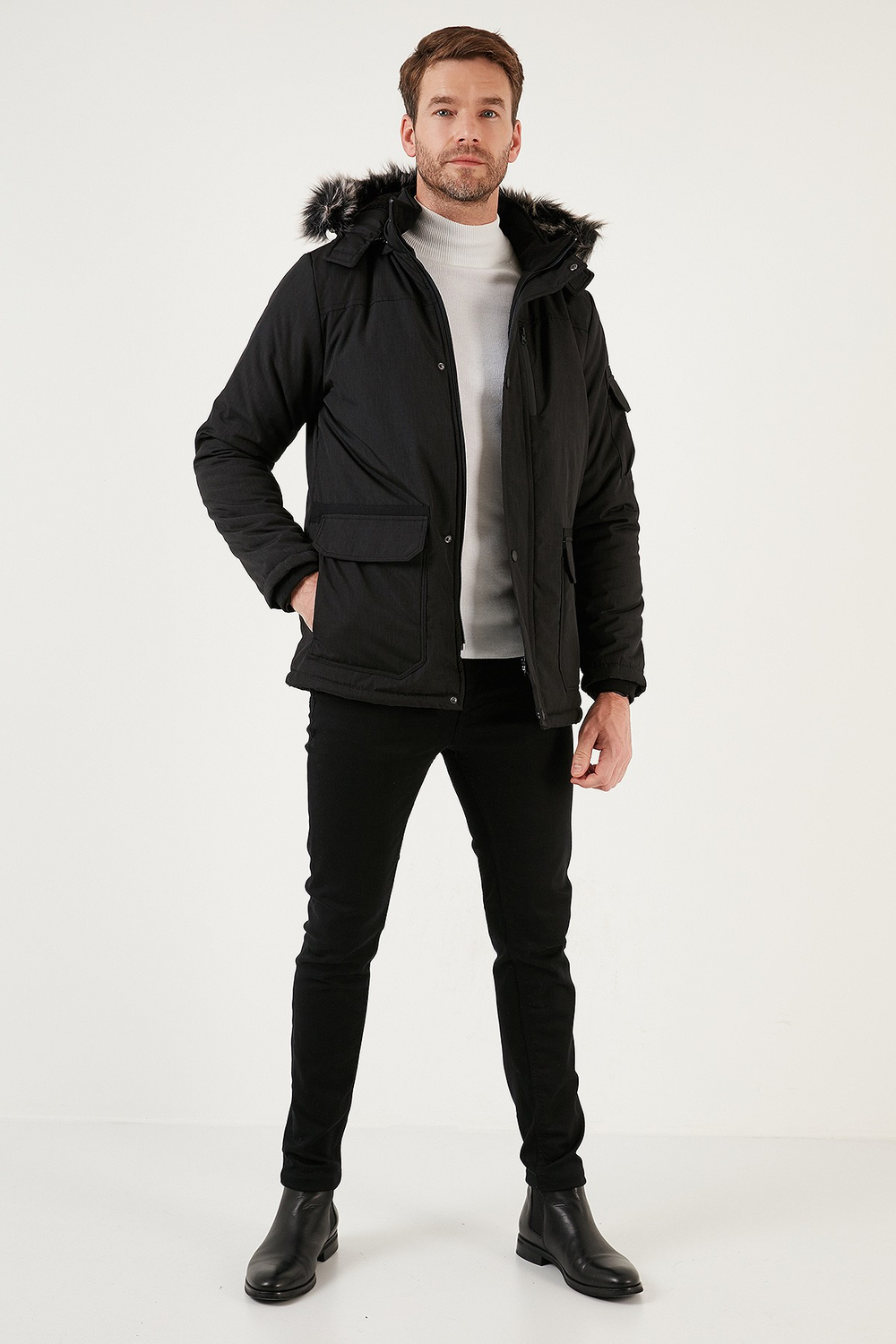 Peluş Astarlı Suya ve Rüzgara Dayanıklı Soğuk Geçirmez Slim Fit Erkek Mont 5711051 SİYAH