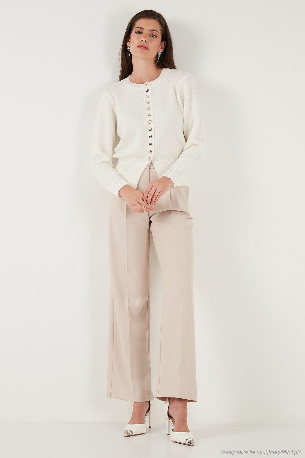 Premium Comfort Fit Yuvarlak Yaka Crop Triko Kadın Hırka 680HI00164 EKRU