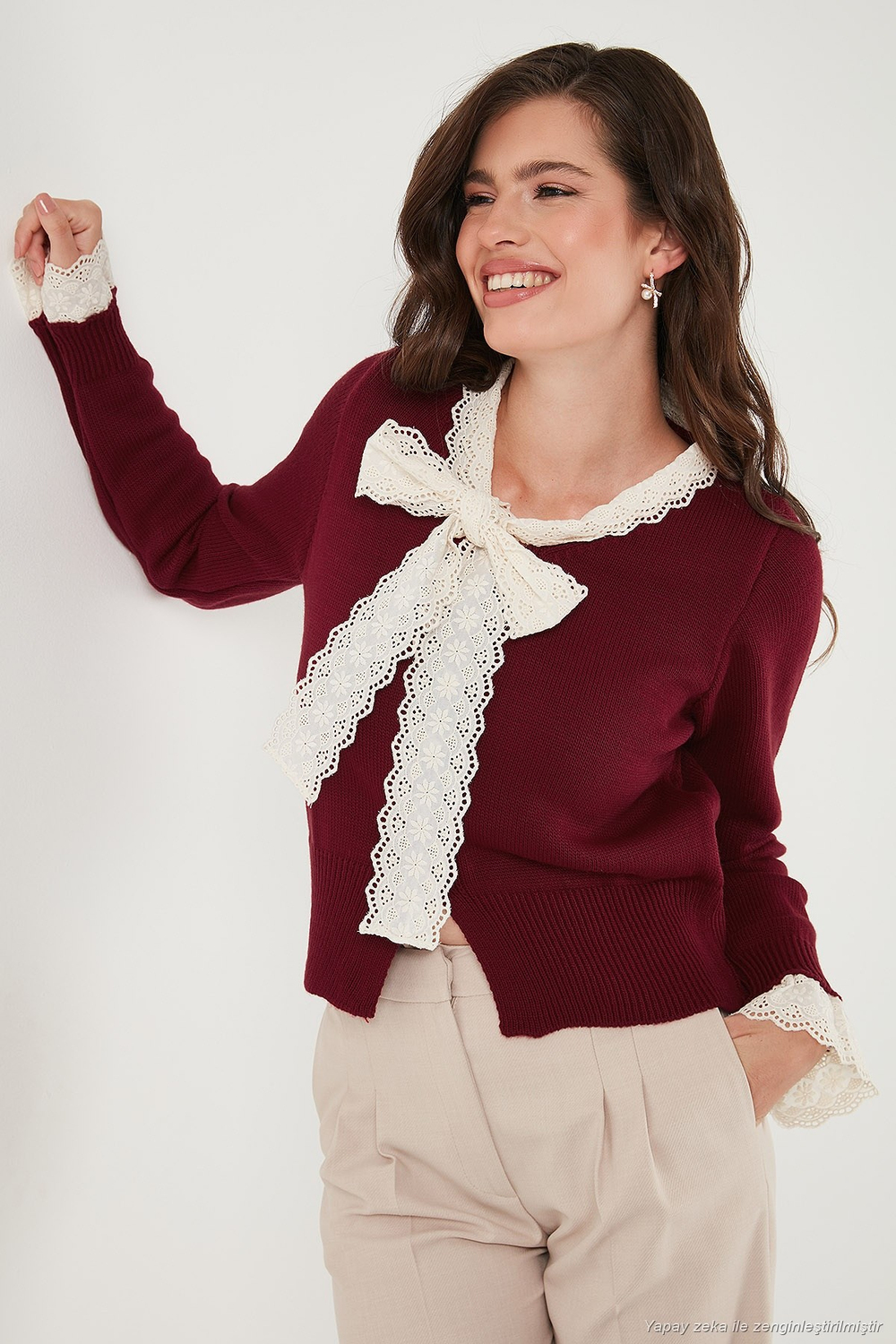 Premium Dantelli Bağlamalı Yaka Regular Fit Düğmeli Triko Kadın Hırka 680HI00251 BORDO