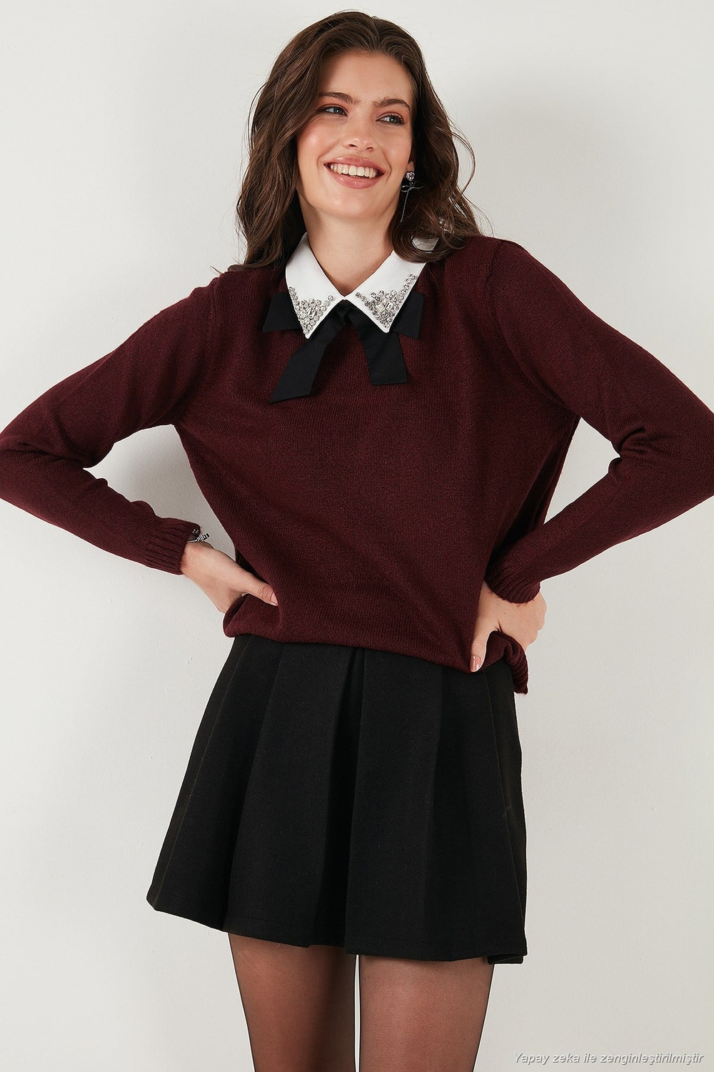 Premium Regular Fit Gömlek Yaka Yumuşak Dokulu Fiyonk Detaylı Taşlı Kadın Kazak 680KZ00035 BORDO
