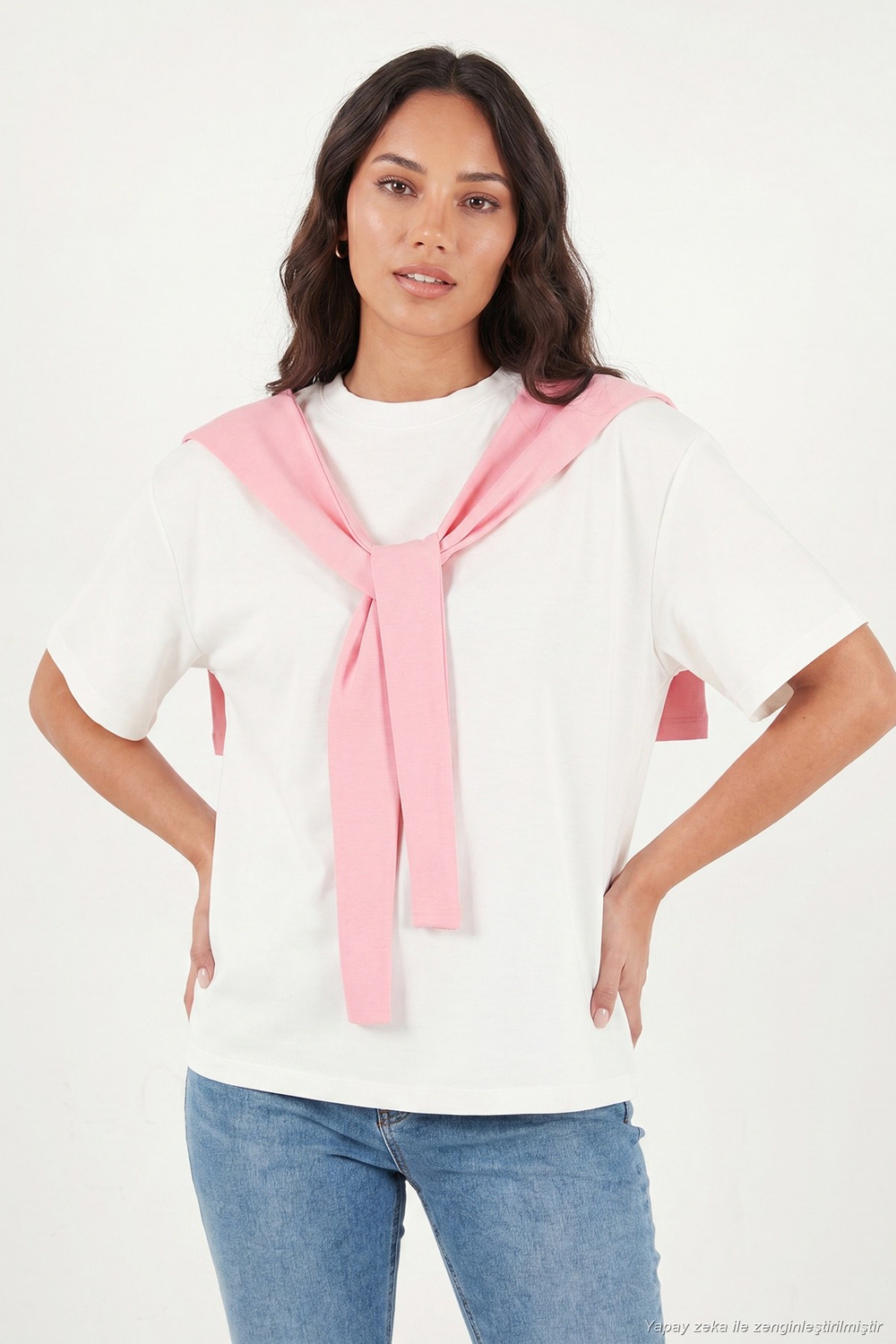 Rahat Kalıp Bisiklet Yaka Omuz Şal Detaylı Kadın T Shirt 5867044 EKRU-PEMBE