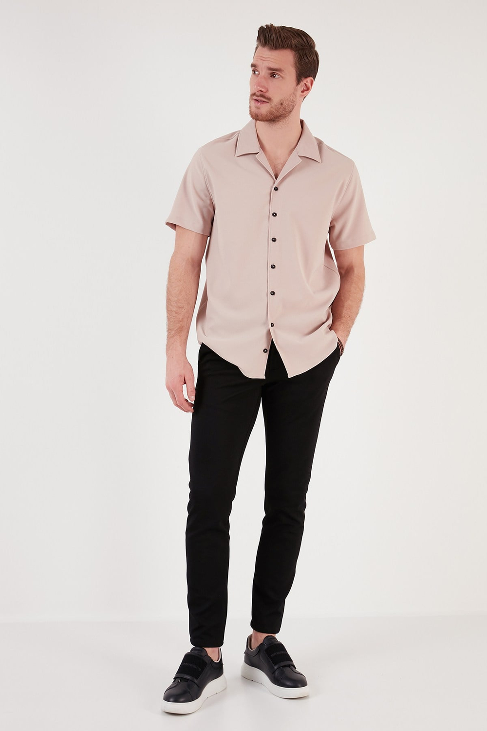 Regular Fit Apaş Yaka Kısa Kollu Erkek Gömlek CF24S117927 BEJ