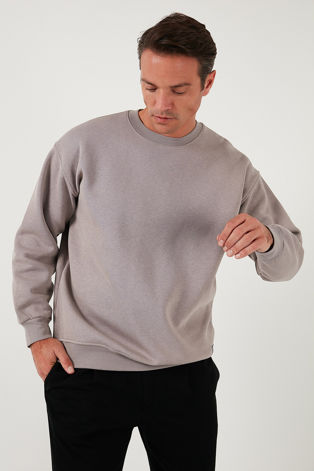 Regular Fit Bisiklet Yaka Pamuklu İçi Tüylü Yumuşak Şardonlu Erkek Sweat 5905255 Kül