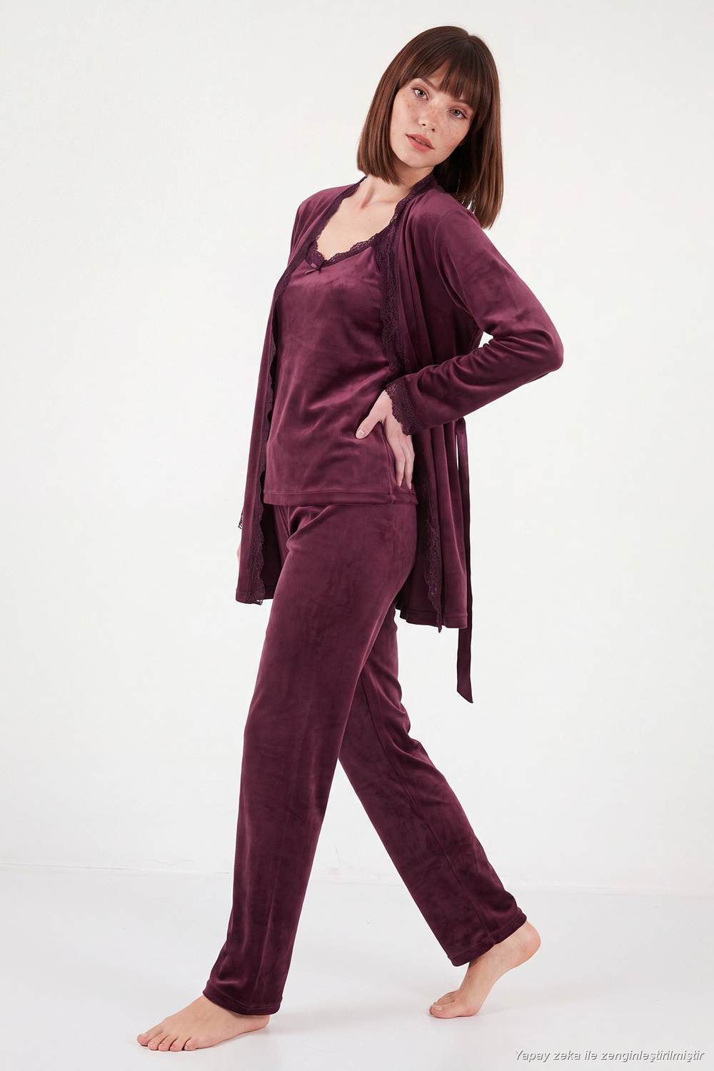 Regular Fit Dantelli Yumuşak Dokulu Sabahlıklı Kadife Kadın Pijama Takımı 6095545 MÜRDÜM