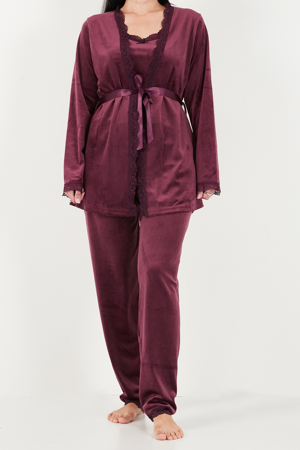 Regular Fit Dantelli Yumuşak Dokulu Sabahlıklı Kadife Kadın Pijama Takımı 6095545 MÜRDÜM