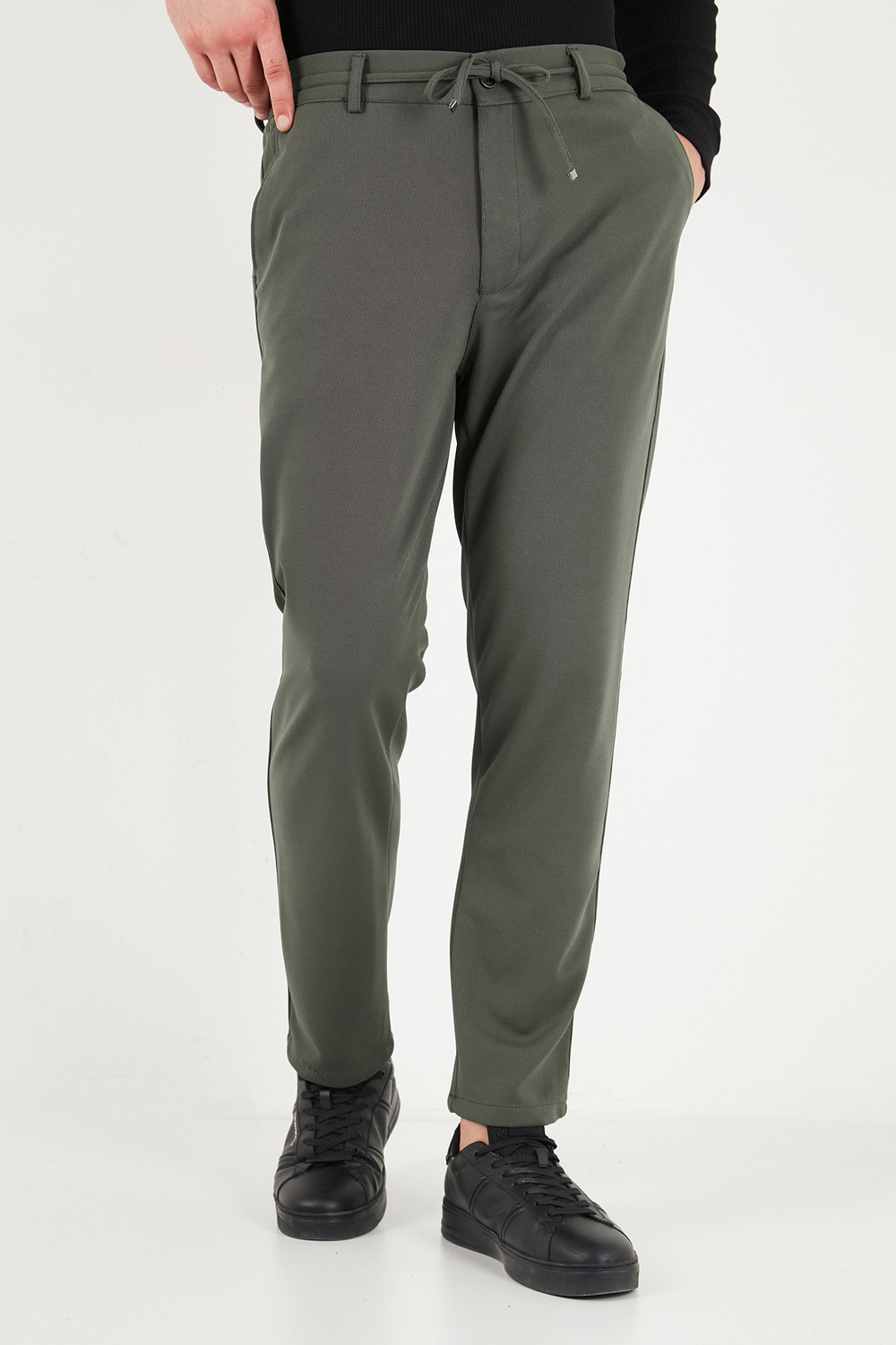 Regular Fit Düz Paça Bağlamalı Erkek Pantolon 6843700 HAKİ