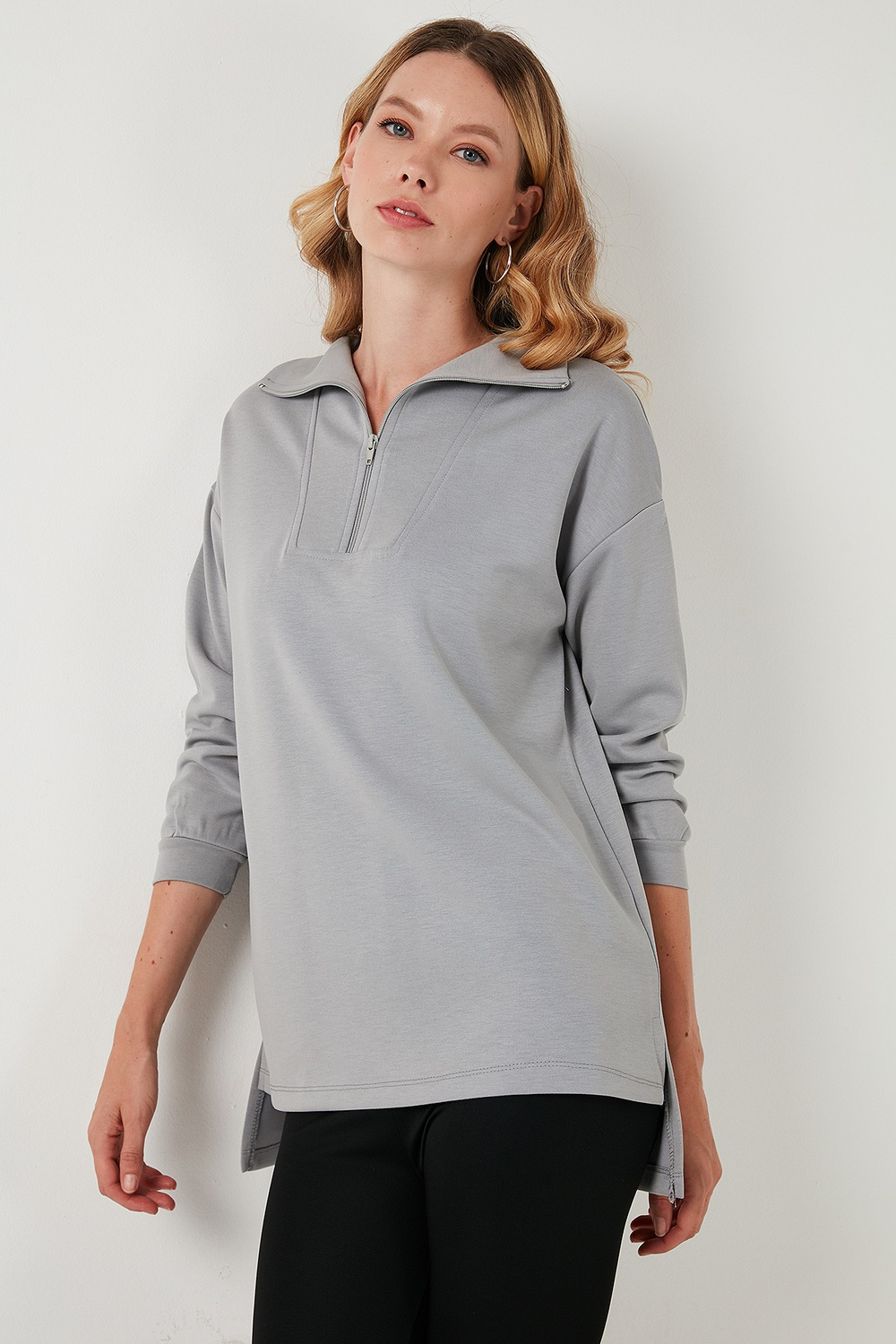Regular Fit Fermuarlı Yaka Önü Kısa Arkası Uzun Kadın Sweat 5865876 GRİ
