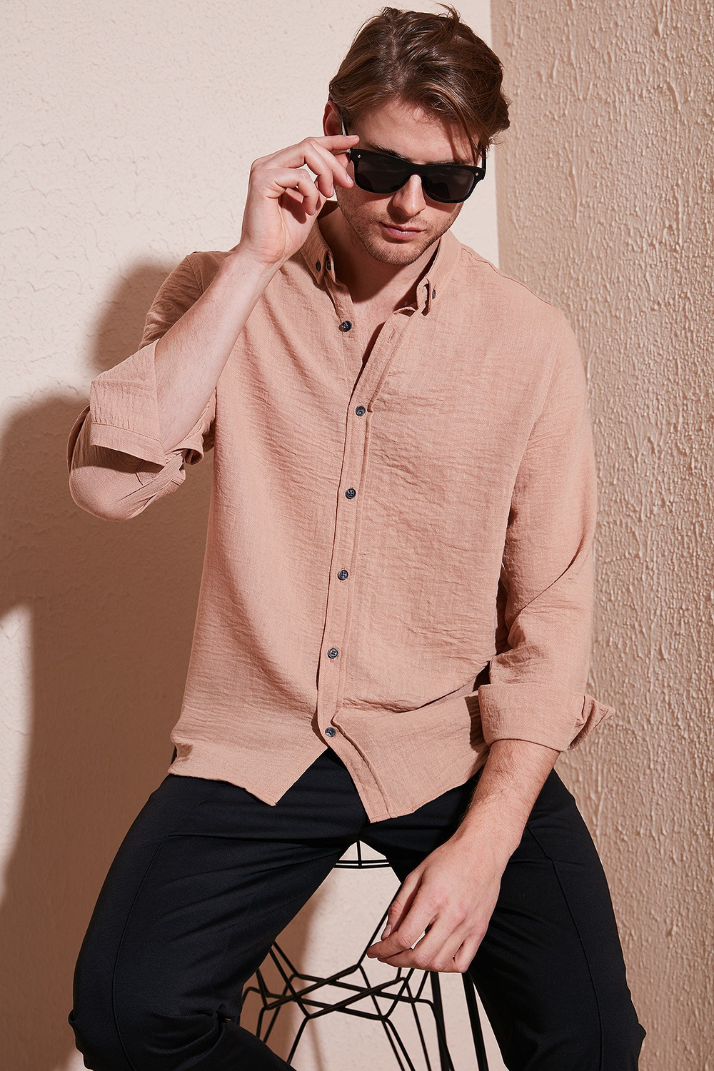 Regular Fit Uzun Kollu Düğmeli Yaka Erkek Gömlek CF25S116777 KAHVE
