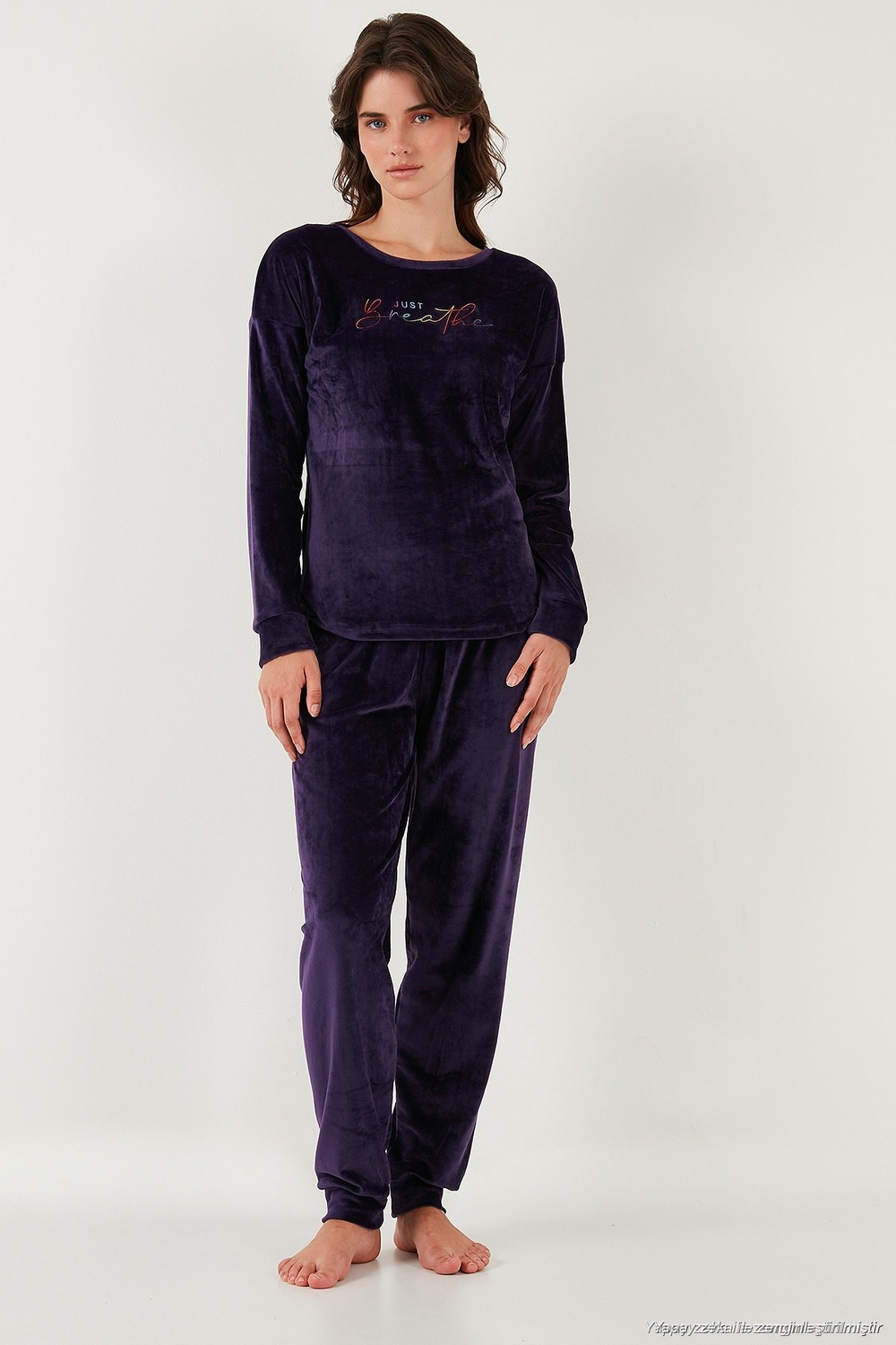 Regular Fit Yumuşak Dokulu Kadife Kadın Pijama Takımı 6094200W4 KOYU MOR