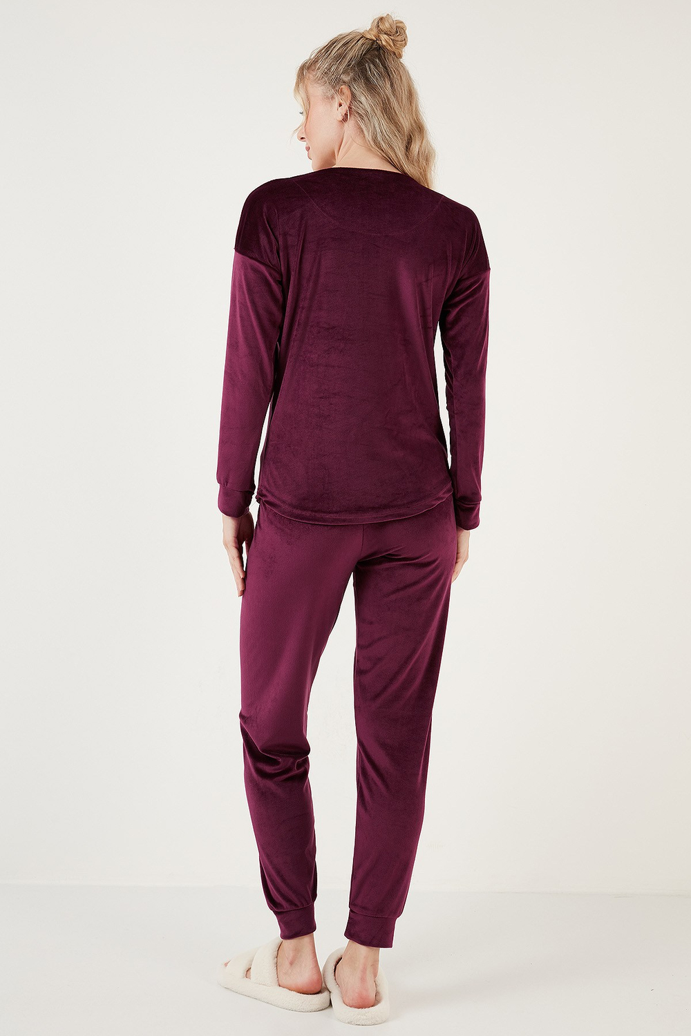 Regular Fit Yumuşak Dokulu Kadife Kadın Pijama Takımı 6094200W4 MOR