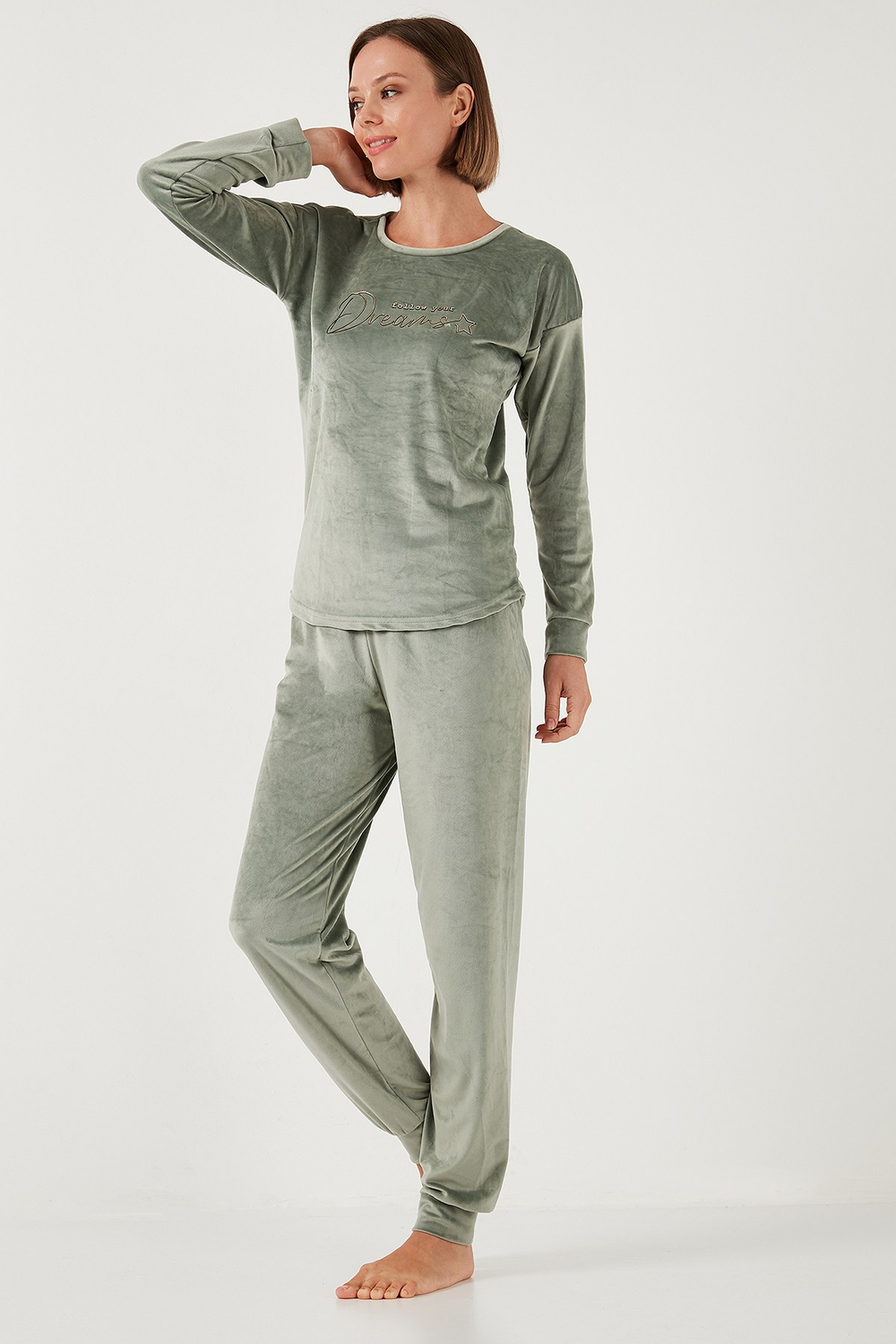 Standart Fit Bisiklet Yaka Yumuşak Kadife Kadın Pijama Takımı 6094202 MİNT