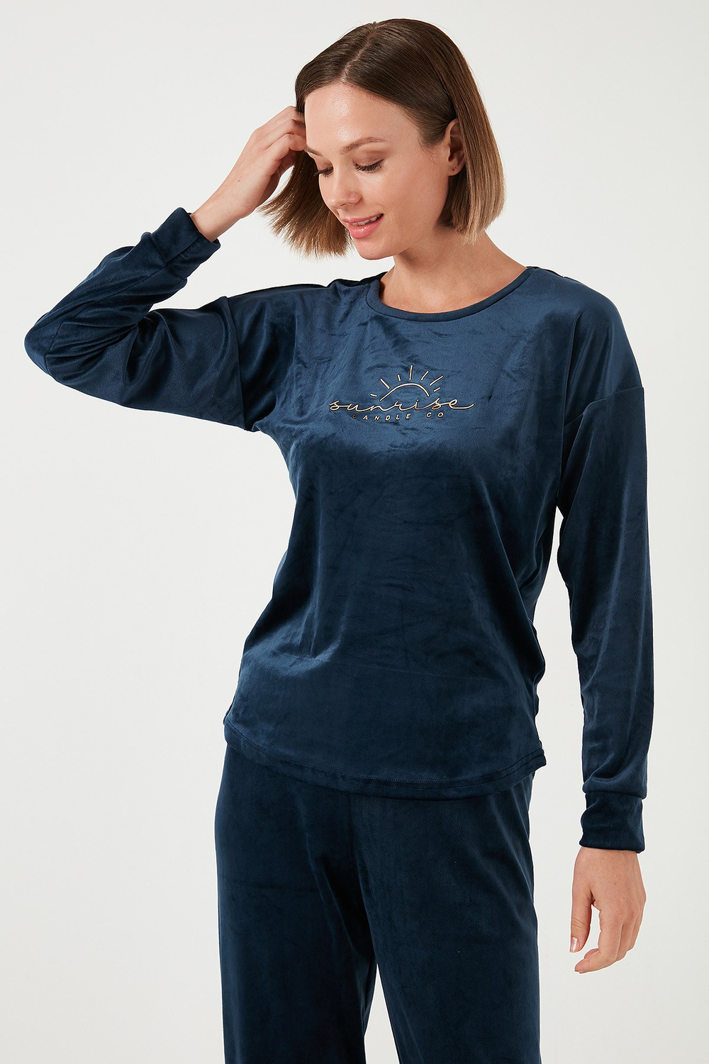 Standart Fit Bisiklet Yaka Yumuşak Kadife Kadın Pijama Takımı 6094201 LACİVERT