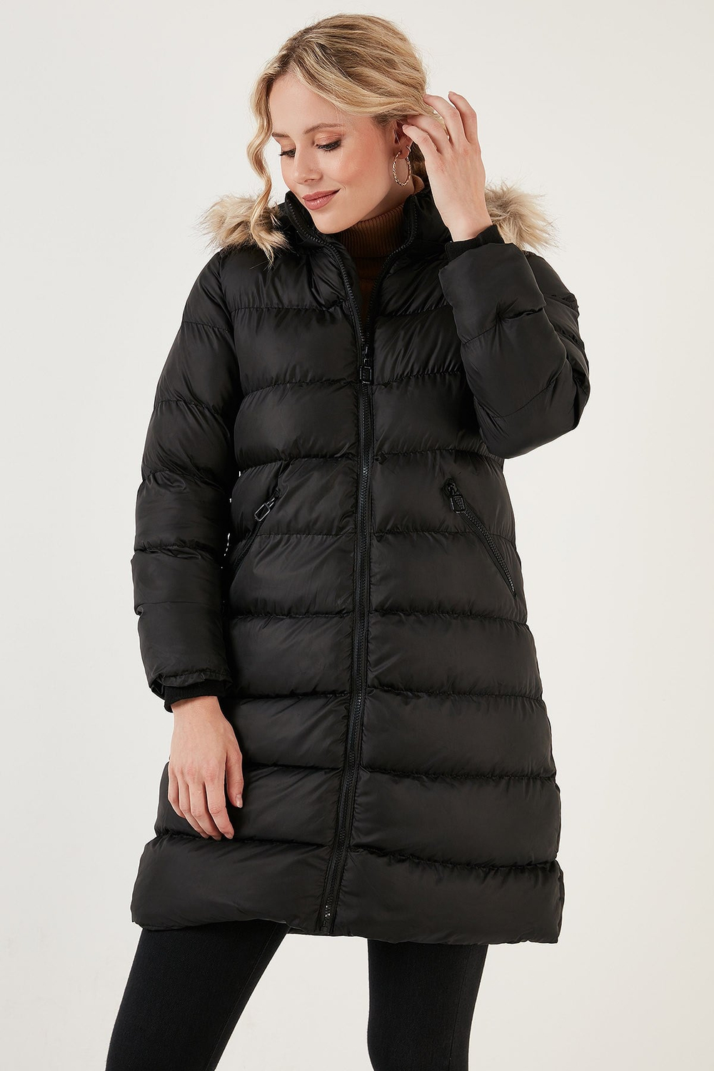 Su İtici Regular Fit Çıkarılabilir Kapüşonlu Şişme Kadın Mont 640Y001 SİYAH