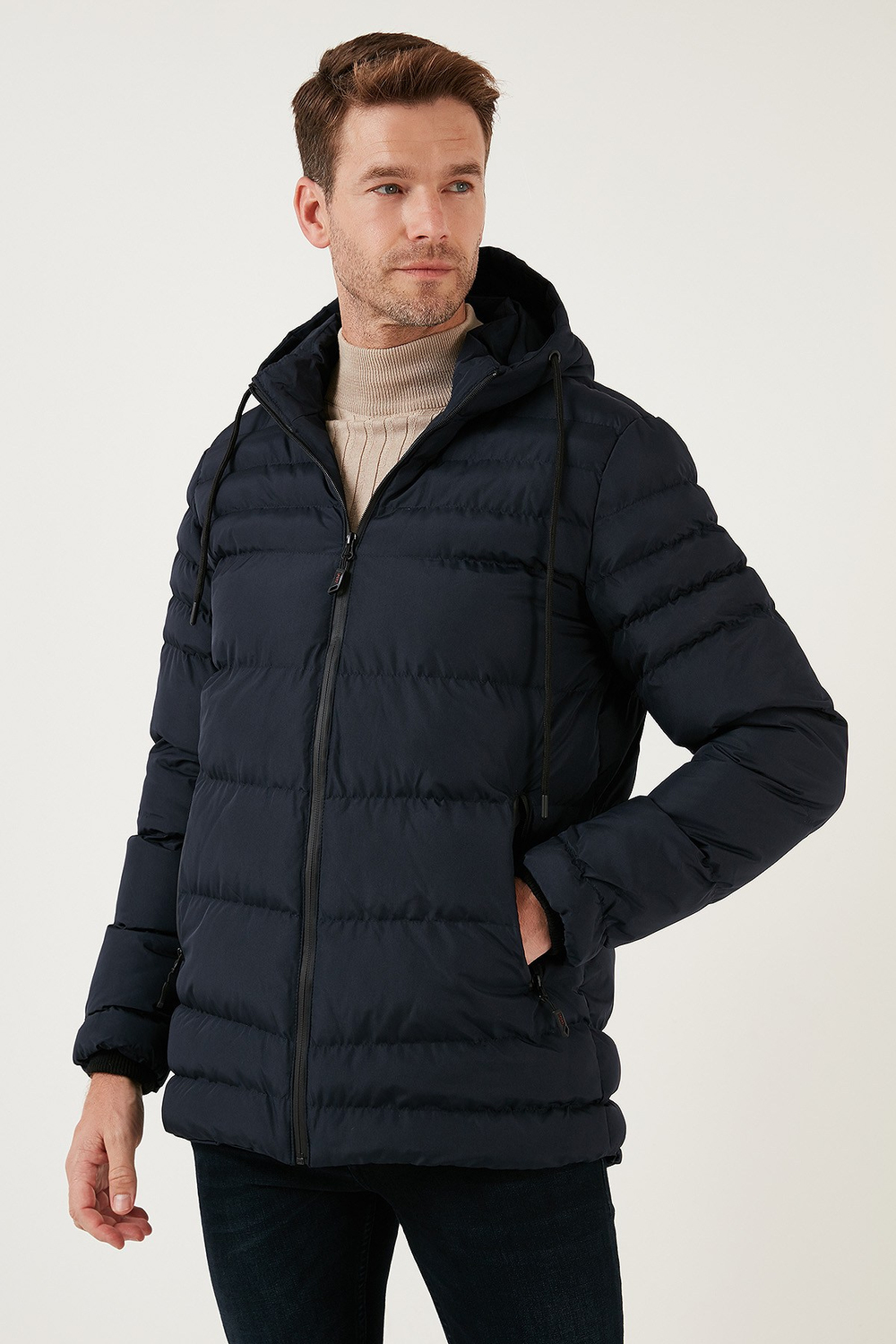 Su İtici Slim Fit Soğuğa ve Rüzgara Dayanıklı Kapüşonlu Şişme Erkek Mont 649005 LACİVERT