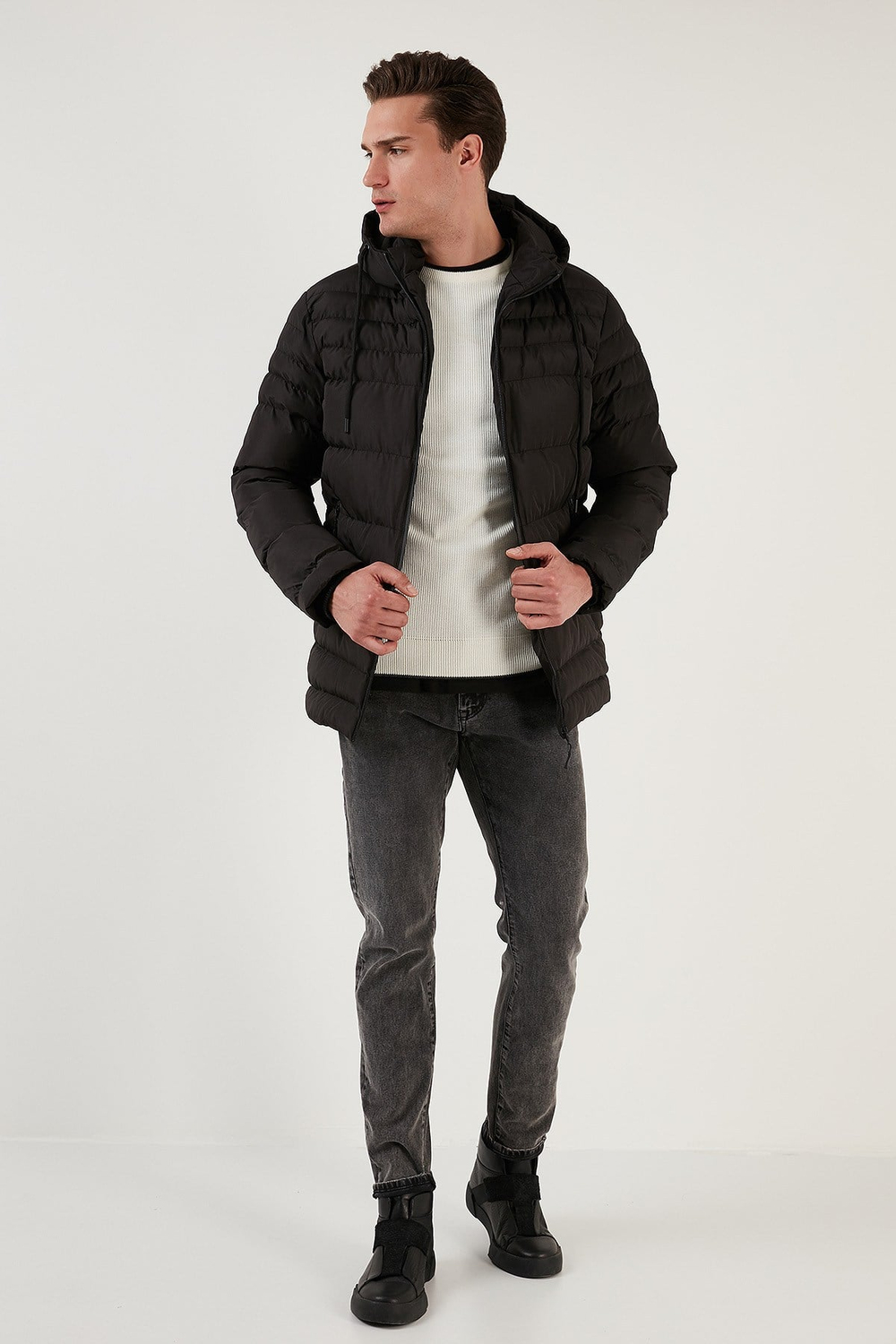 Su İtici Slim Fit Soğuğa ve Rüzgara Dayanıklı Kapüşonlu Şişme Erkek Mont 649005 SİYAH