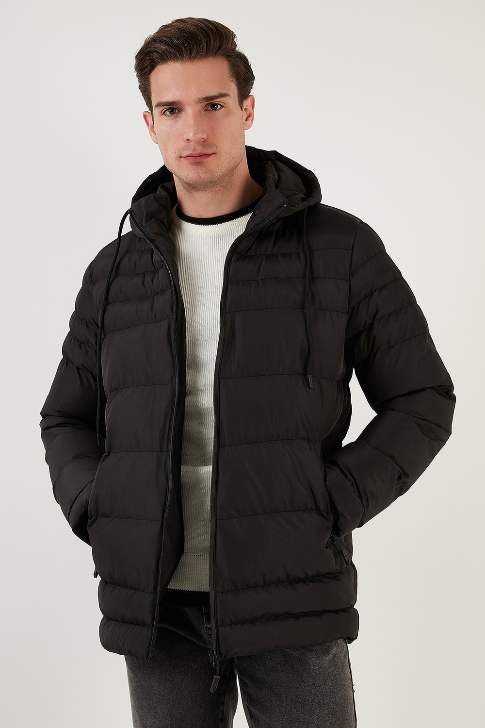 Su İtici Slim Fit Soğuğa ve Rüzgara Dayanıklı Kapüşonlu Şişme Erkek Mont 649005 SİYAH